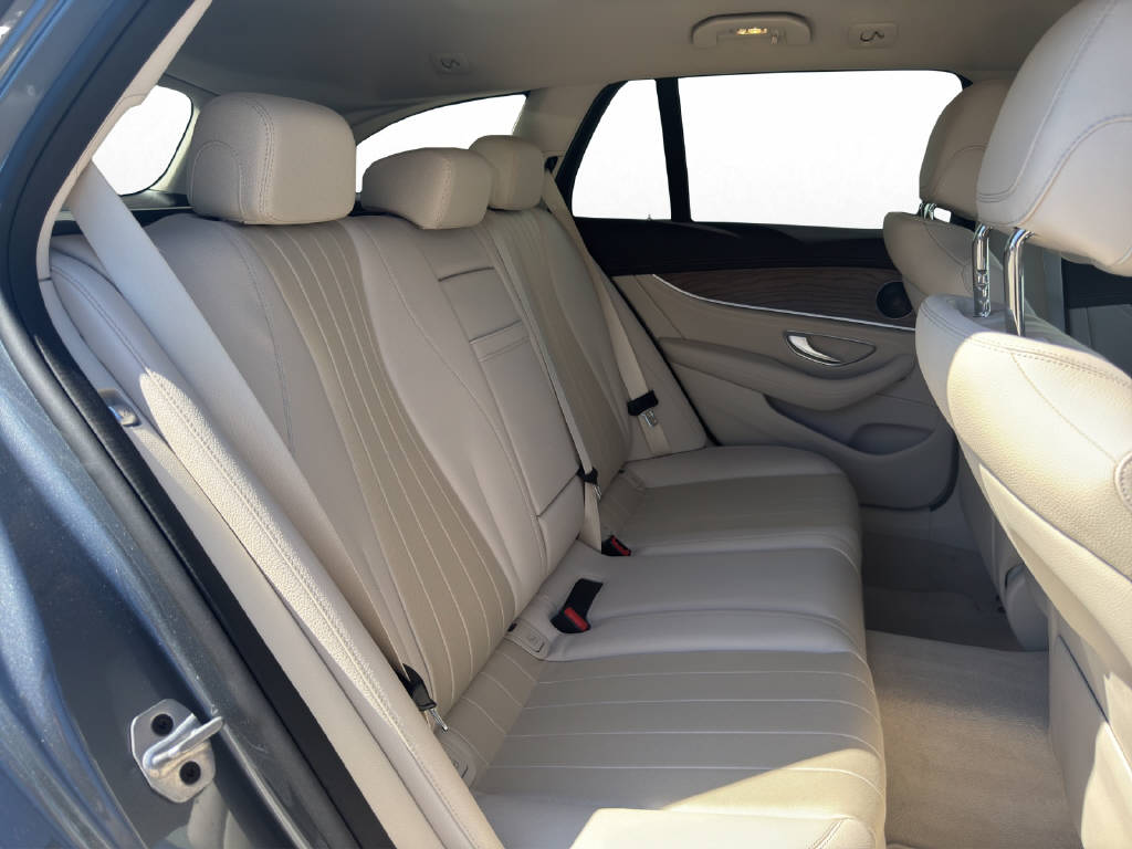 MERCEDES-BENZ E 200 Exclusive 4Matic T-Modell-image-12