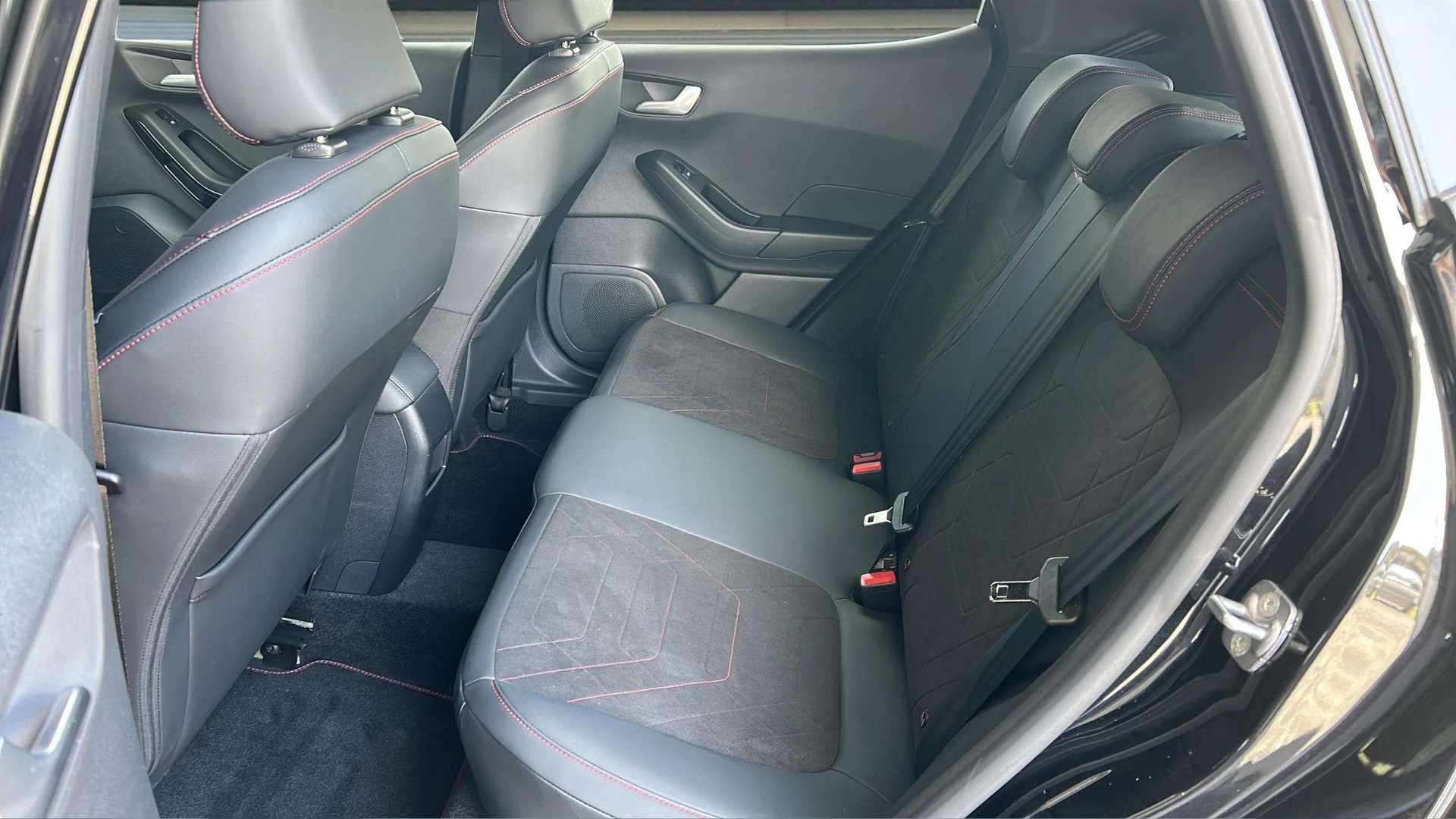 FORD Fiesta 1.0 SCTi MHEV ST Line X Automat-image-12