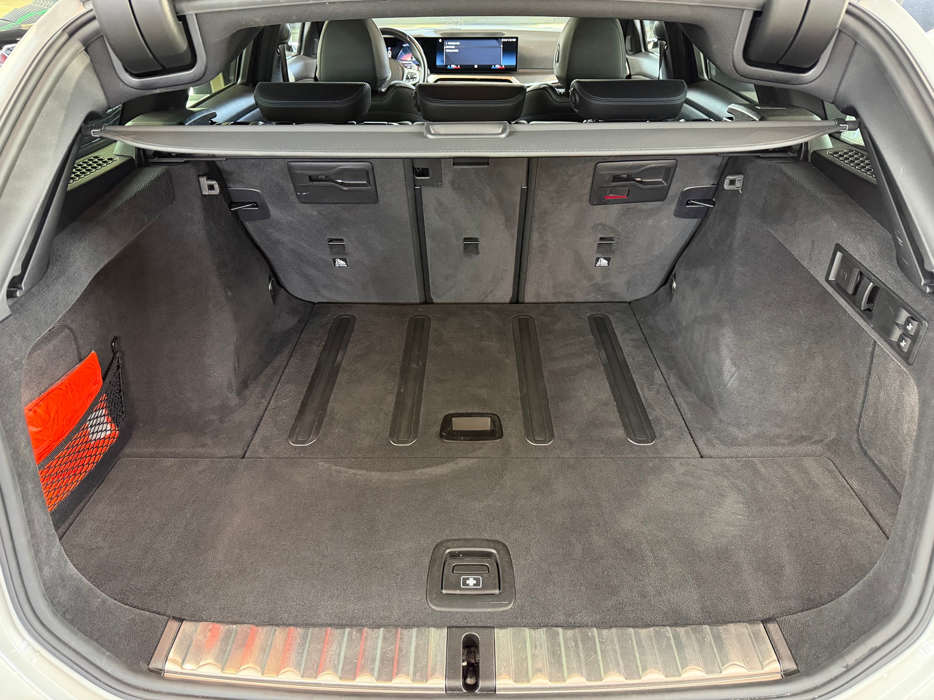 BMW 320d xDrive 48V Touring Steptronic M Sport-image-16
