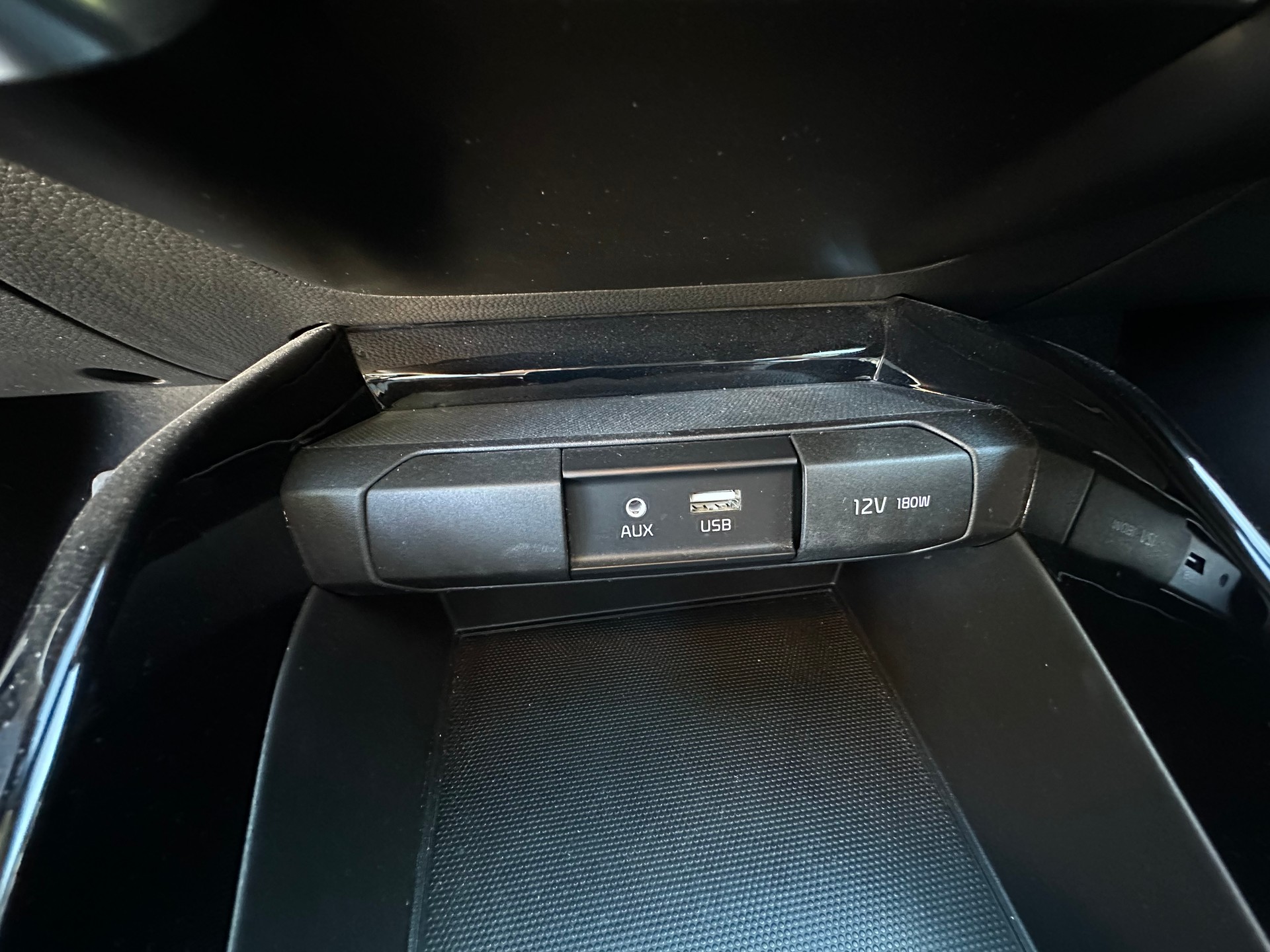 KIA Stonic 1.0 T-GDi-image-24