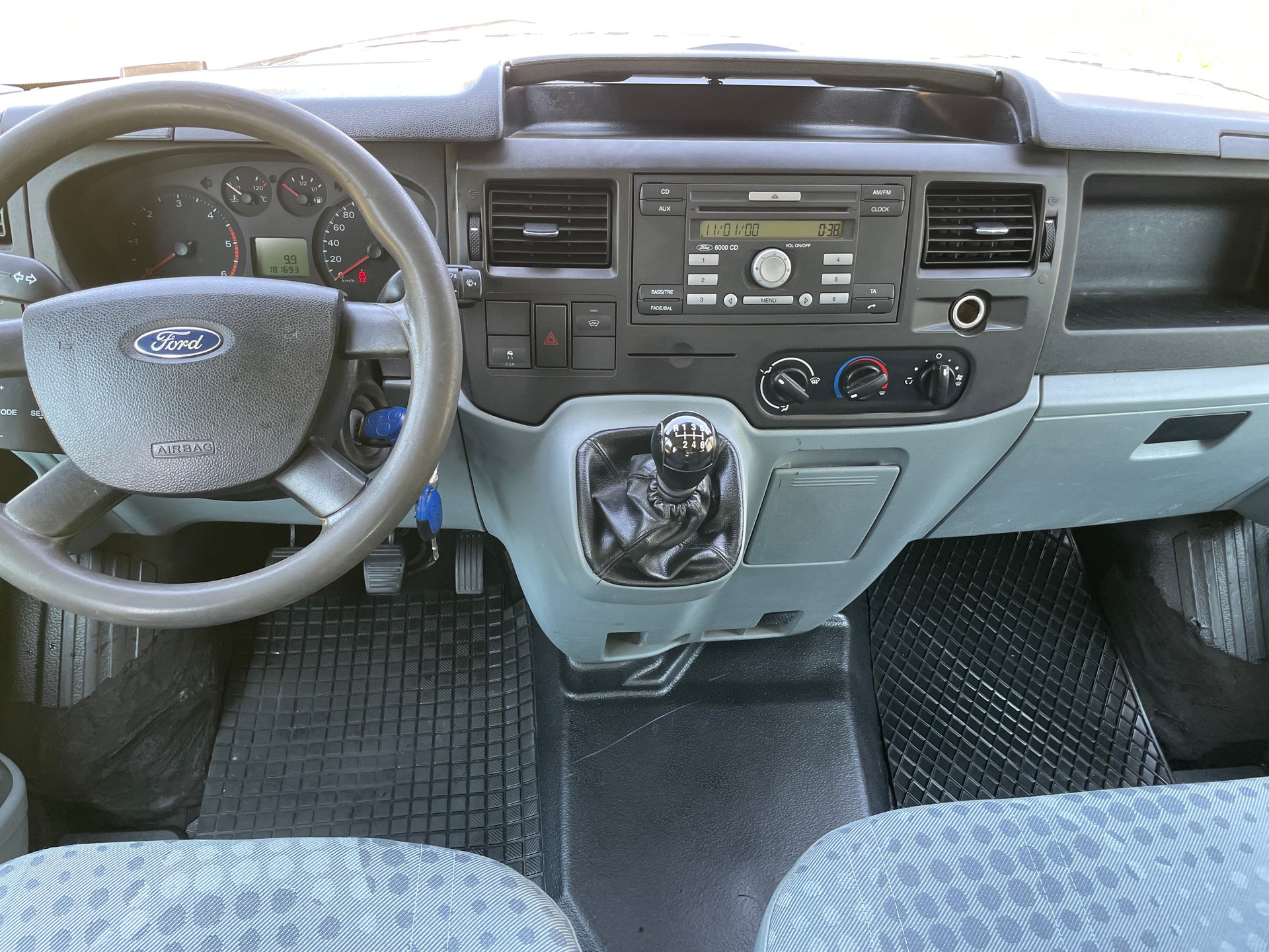 FORD Transit Van 350L Level 3-image-10