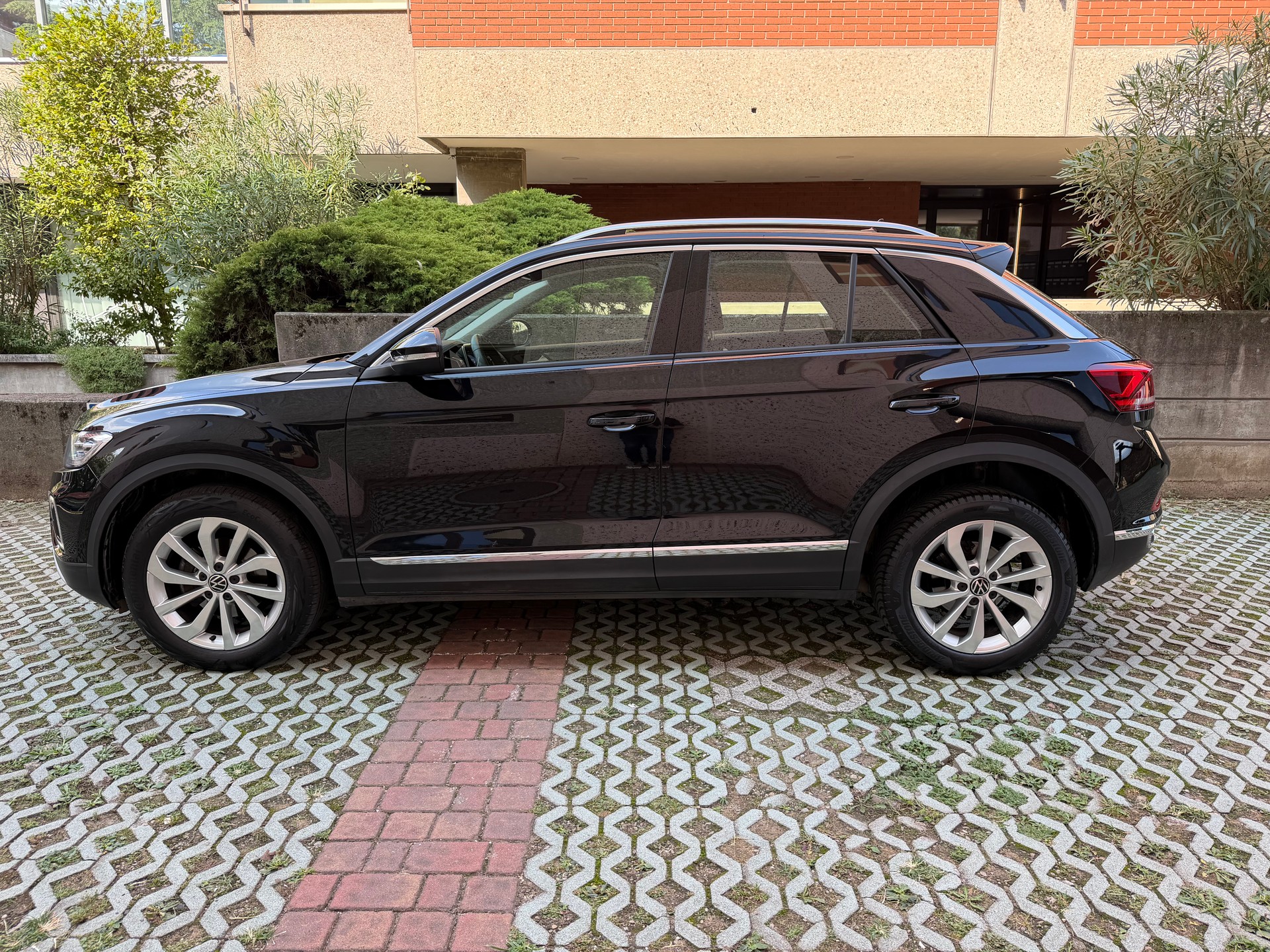 VW T-Roc Cabriolet 1.5 TSI EVO Advance DSG-image-2