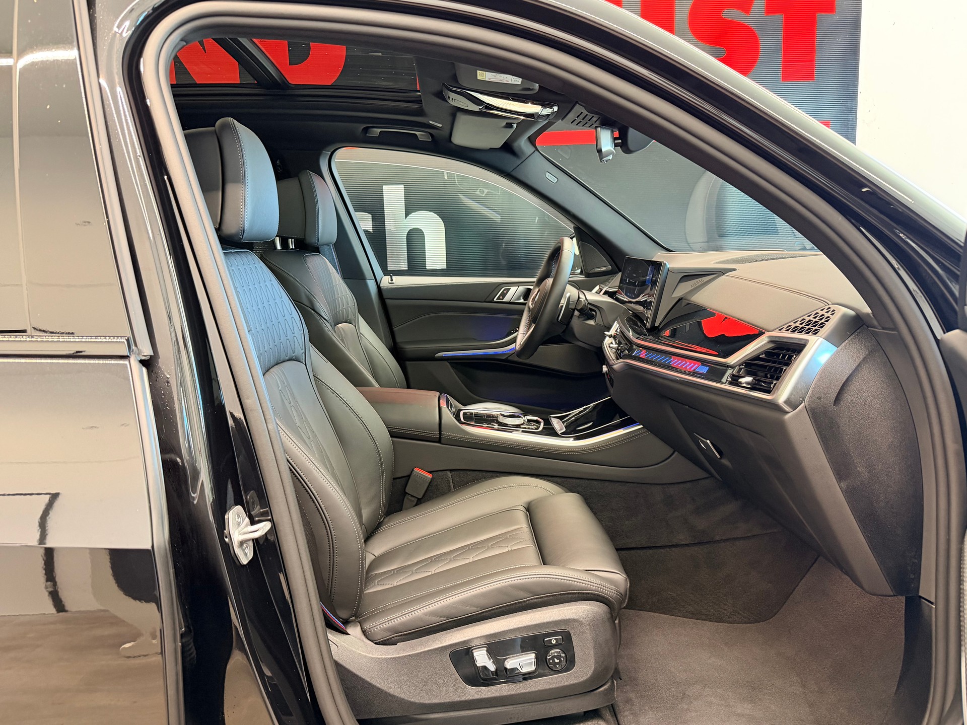 BMW X5 xDrive 48V M60i M Sport Pro Steptronic-image-23