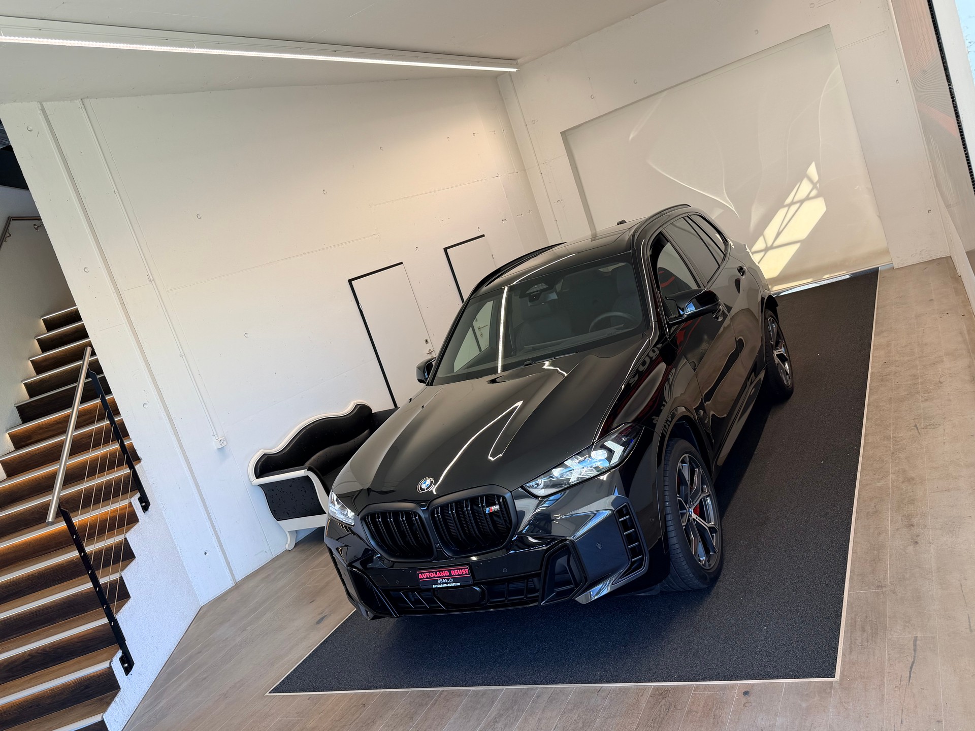 BMW X5 xDrive 48V M60i M Sport Pro Steptronic-showroom-element-3