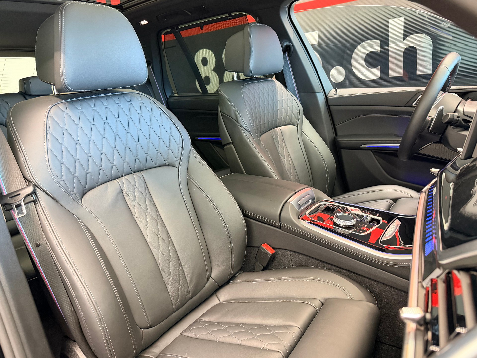 BMW X5 xDrive 48V M60i M Sport Pro Steptronic-image-24