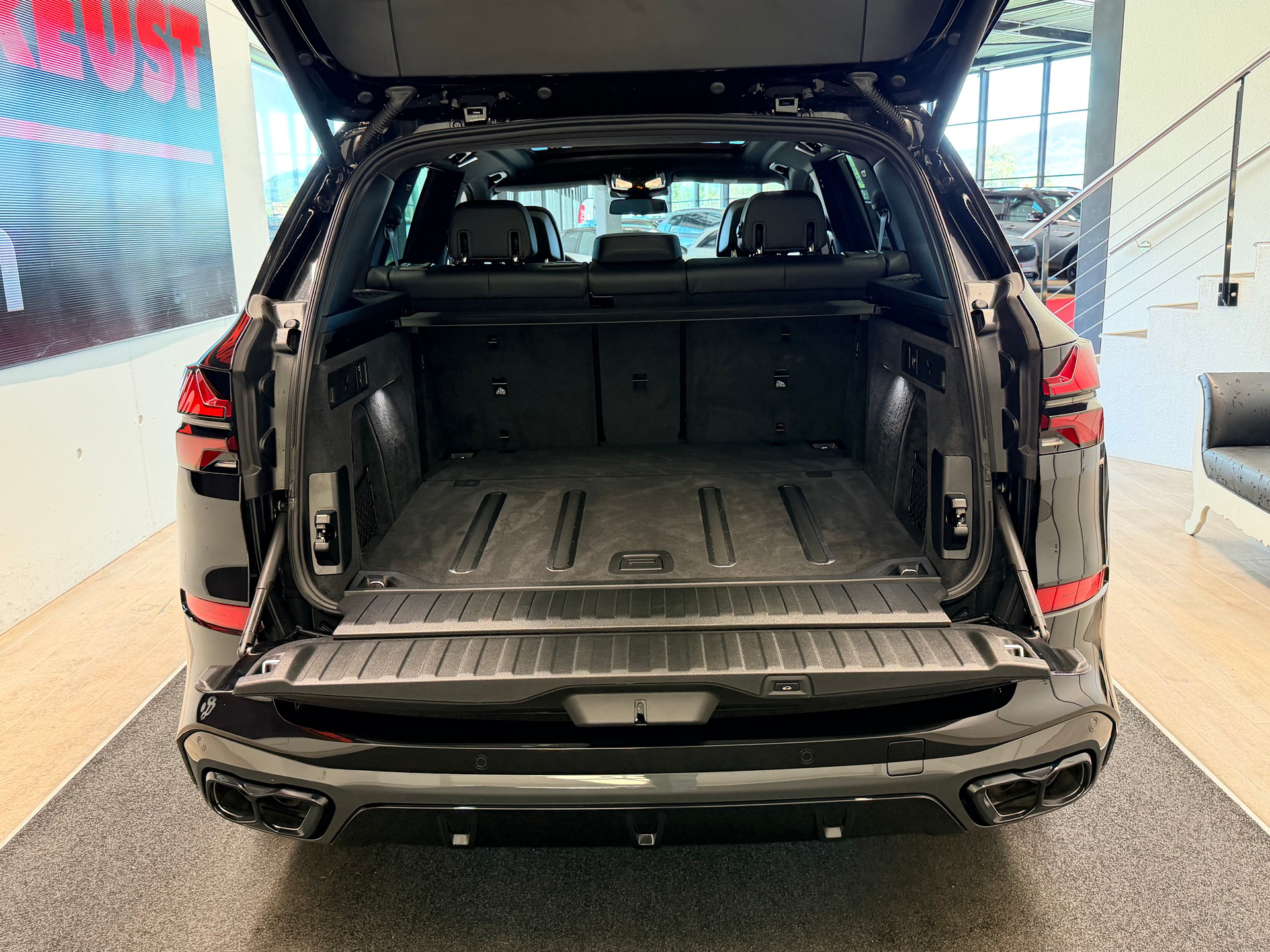 BMW X5 xDrive 48V M60i M Sport Pro Steptronic-image-8