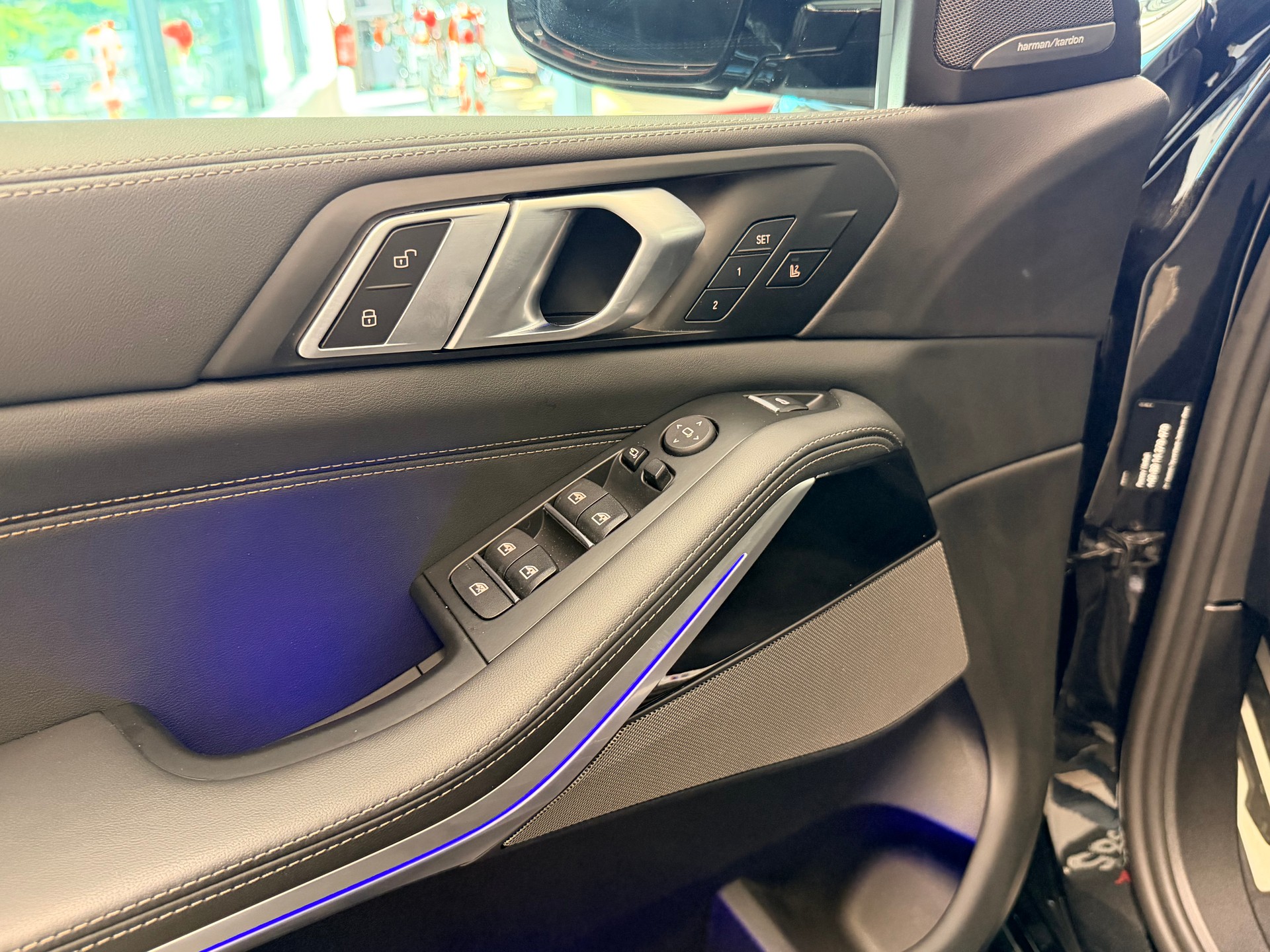 BMW X5 xDrive 48V M60i M Sport Pro Steptronic-image-12