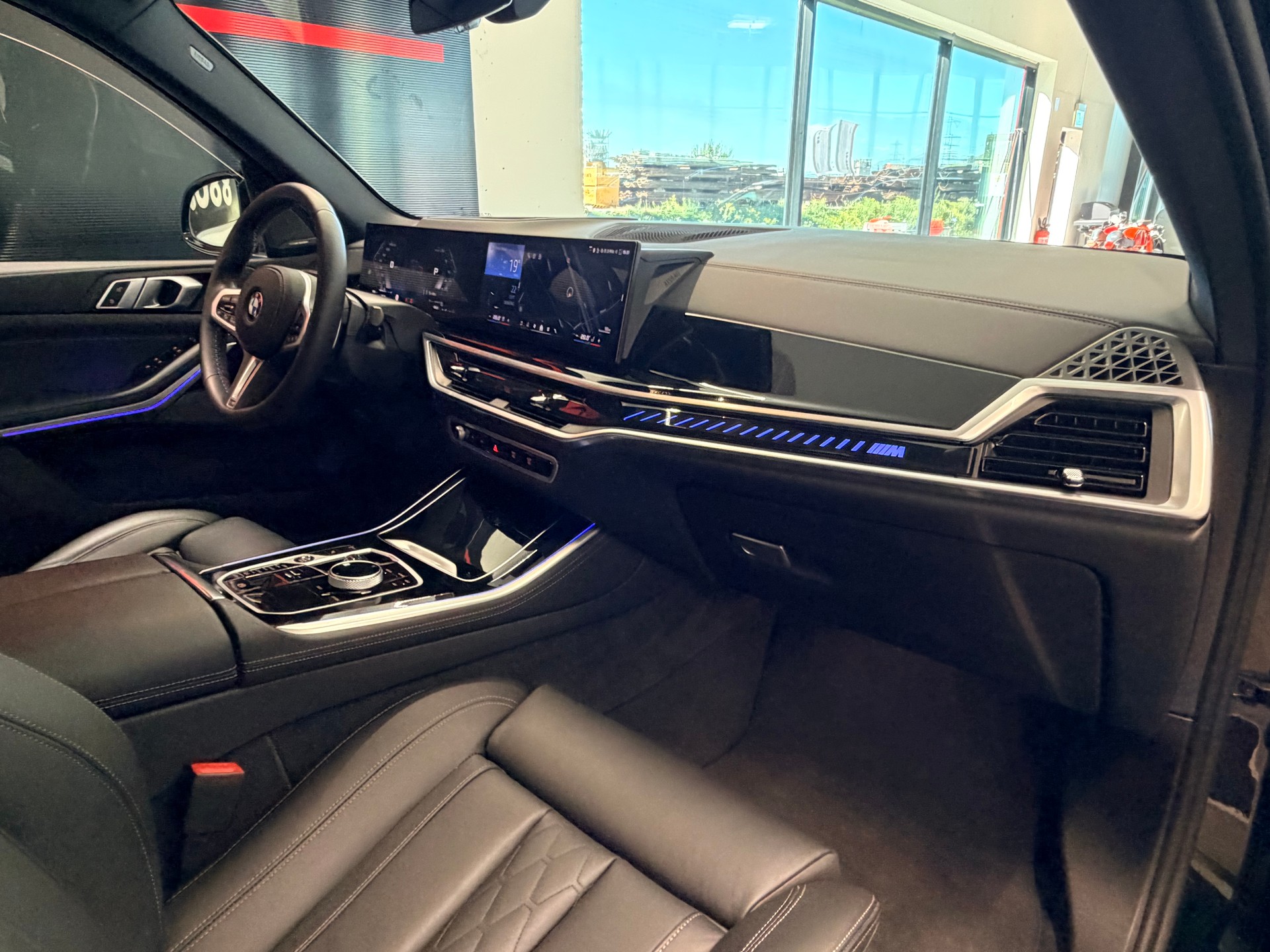 BMW X5 xDrive 48V M60i M Sport Pro Steptronic-image-21
