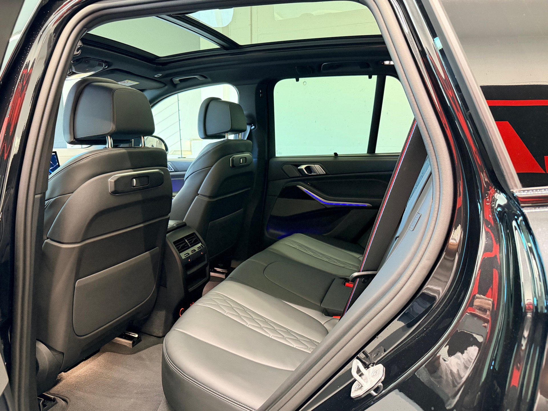 BMW X5 xDrive 48V M60i M Sport Pro Steptronic-image-16