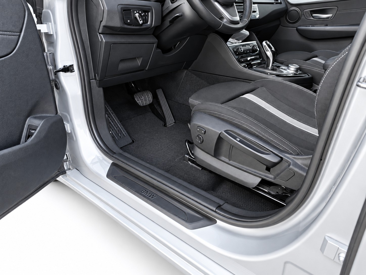 BMW 218d xDrive Gran Tourer * CH FAHRZEUG *-image-9