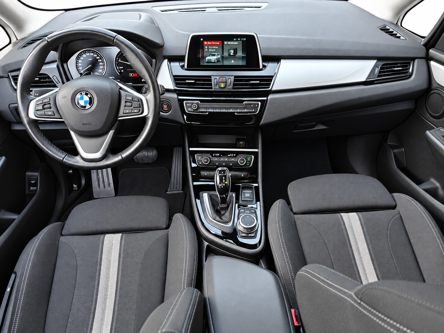 BMW 218d xDrive Gran Tourer * CH FAHRZEUG *-image-11