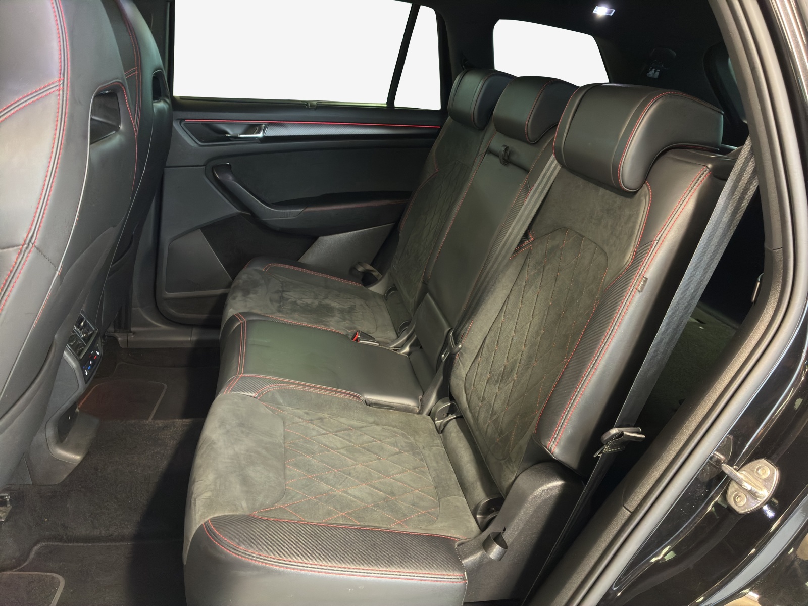 SKODA Kodiaq 2.0 TSI 4x4 RS-image-11