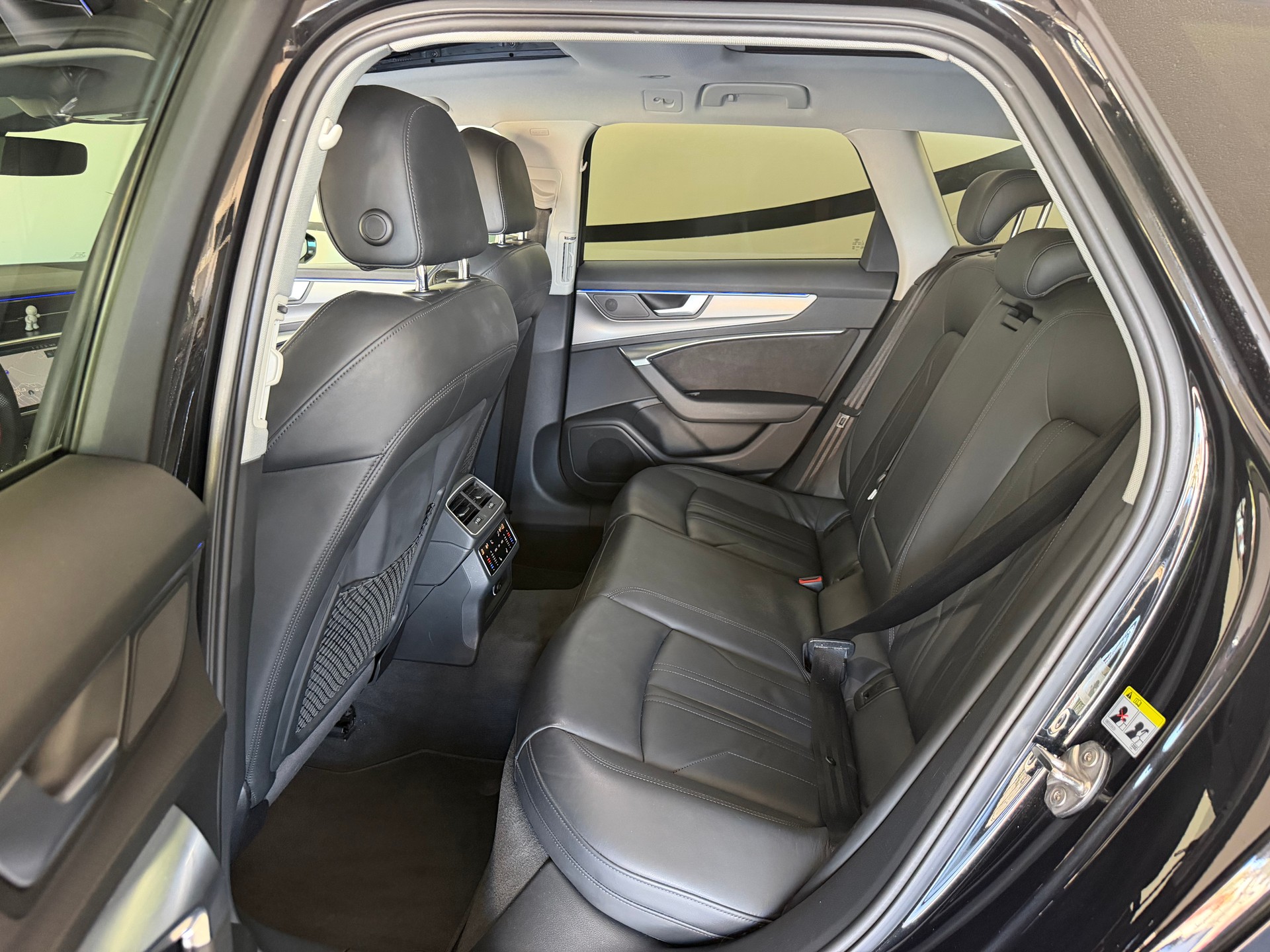 AUDI A6 Avant 50 TDI Sport quattro tiptronic-image-9