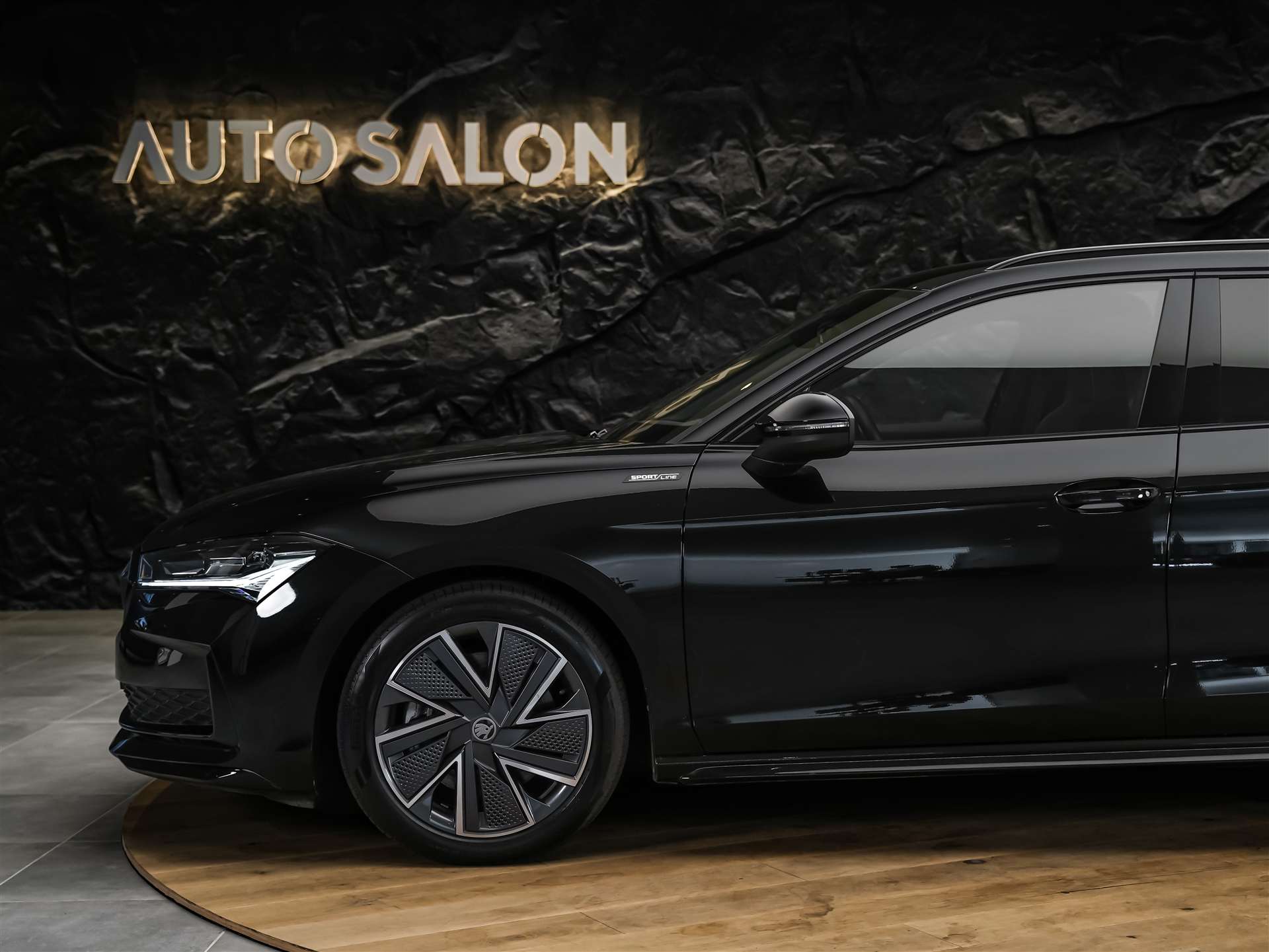 SKODA Superb Combi 2.0 TDi Sportline 4x4 DSG *Facelift*Werksgarantie*Massage*-image-15