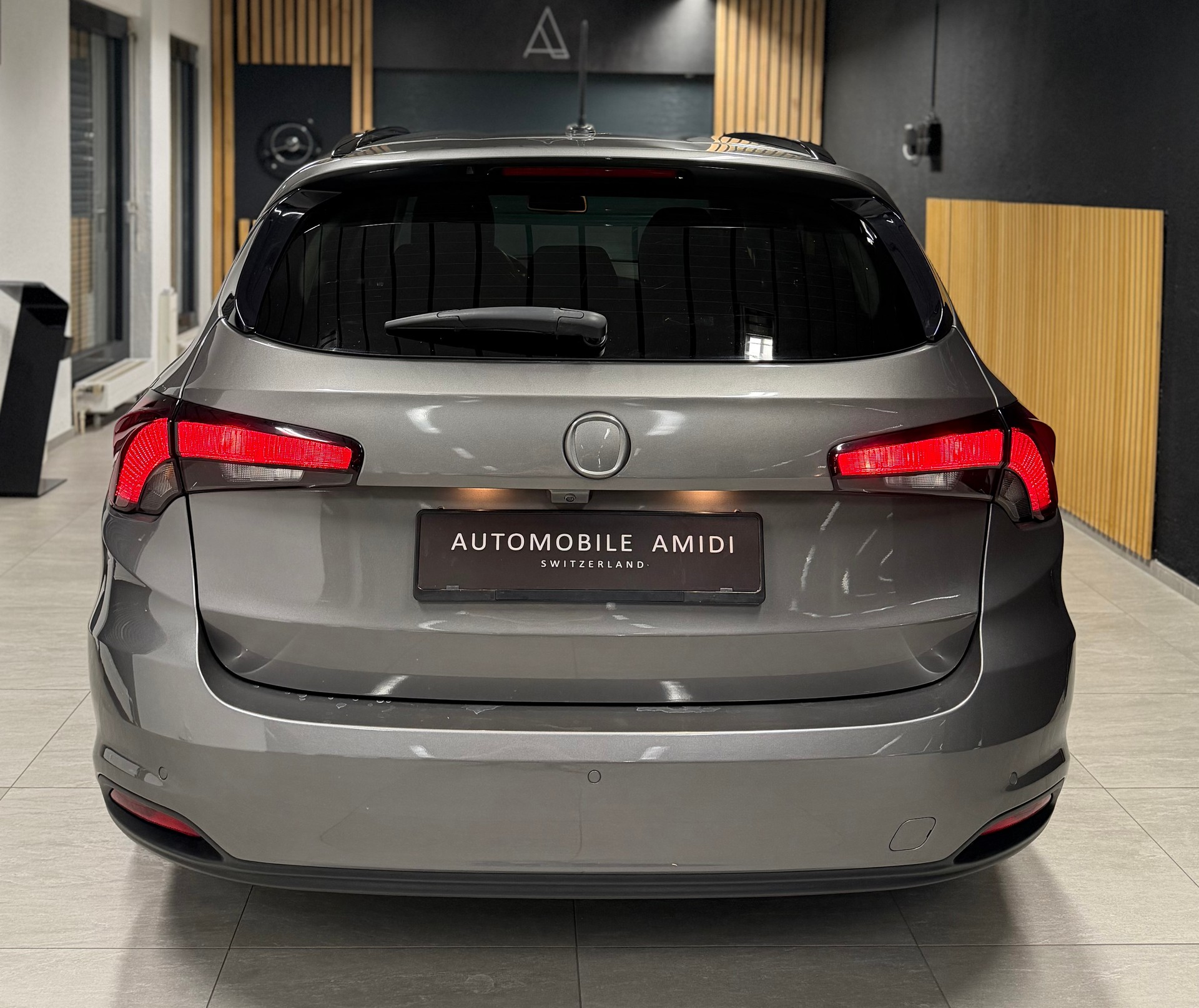 FIAT Tipo 1.6MJ Station Wagon Pop Star DCT-showroom-element-3