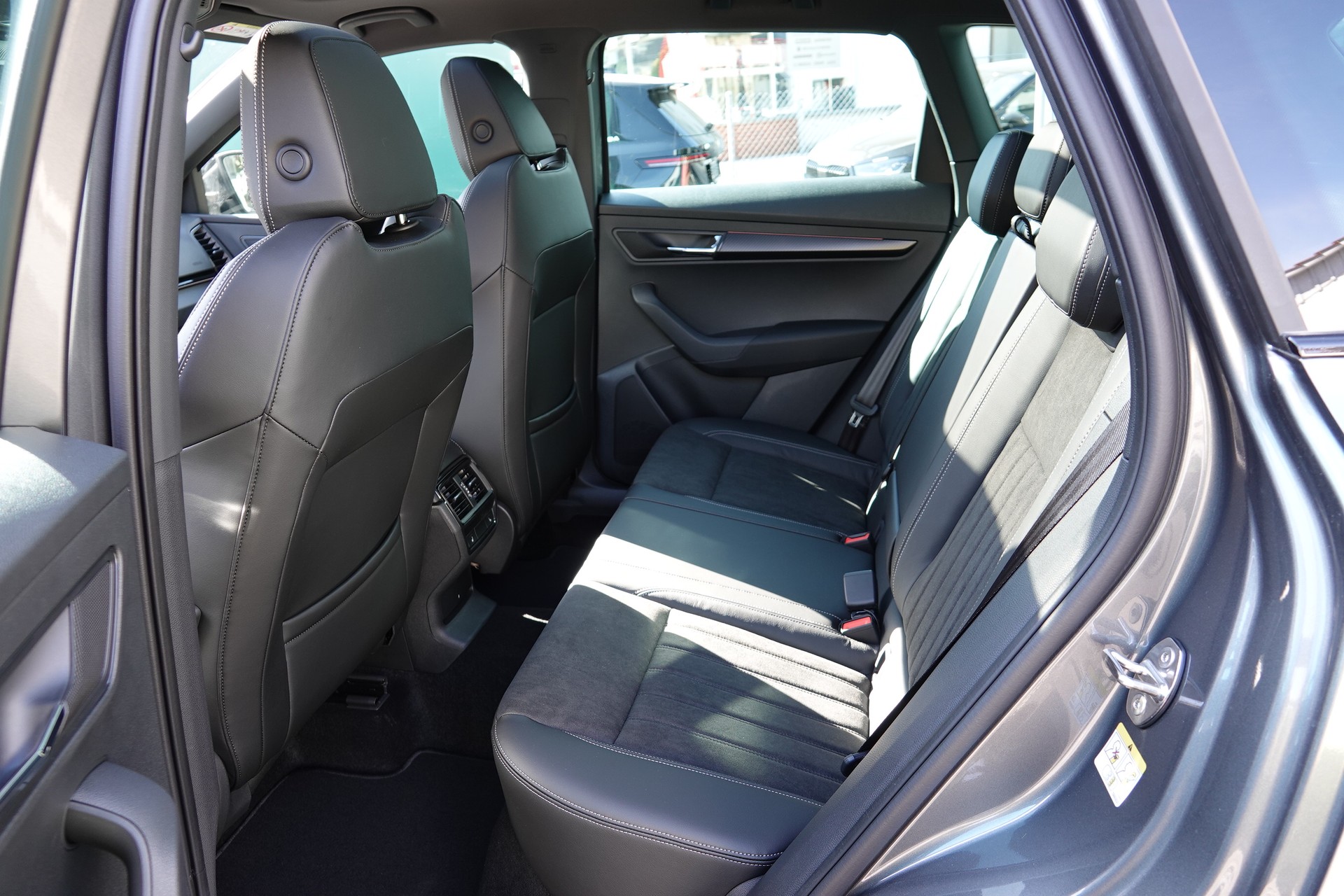 SKODA Karoq 2.0 TSI SportLine 4x4 DSG-image-13