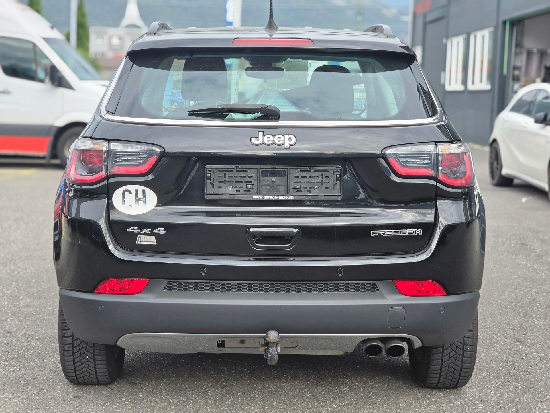 JEEP Compass 1.4 Turbo Limited AWD 9ATX-showroom-element-3