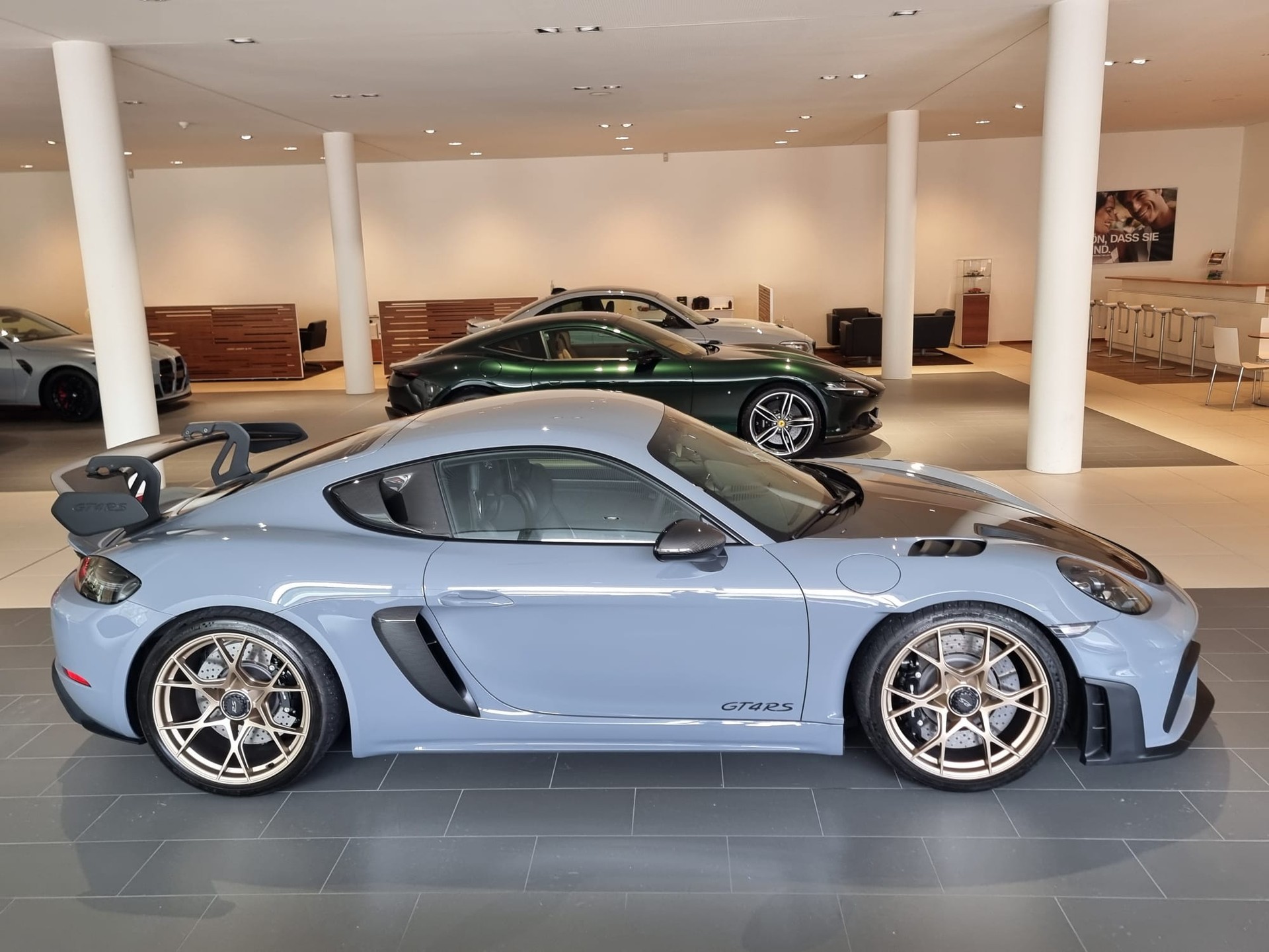 PORSCHE 718 Cayman GT4 RS Weissach-showroom-element-2