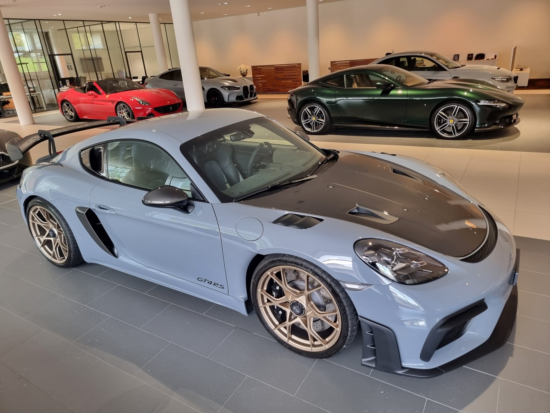 PORSCHE 718 Cayman GT4 RS Weissach-showroom-element-1