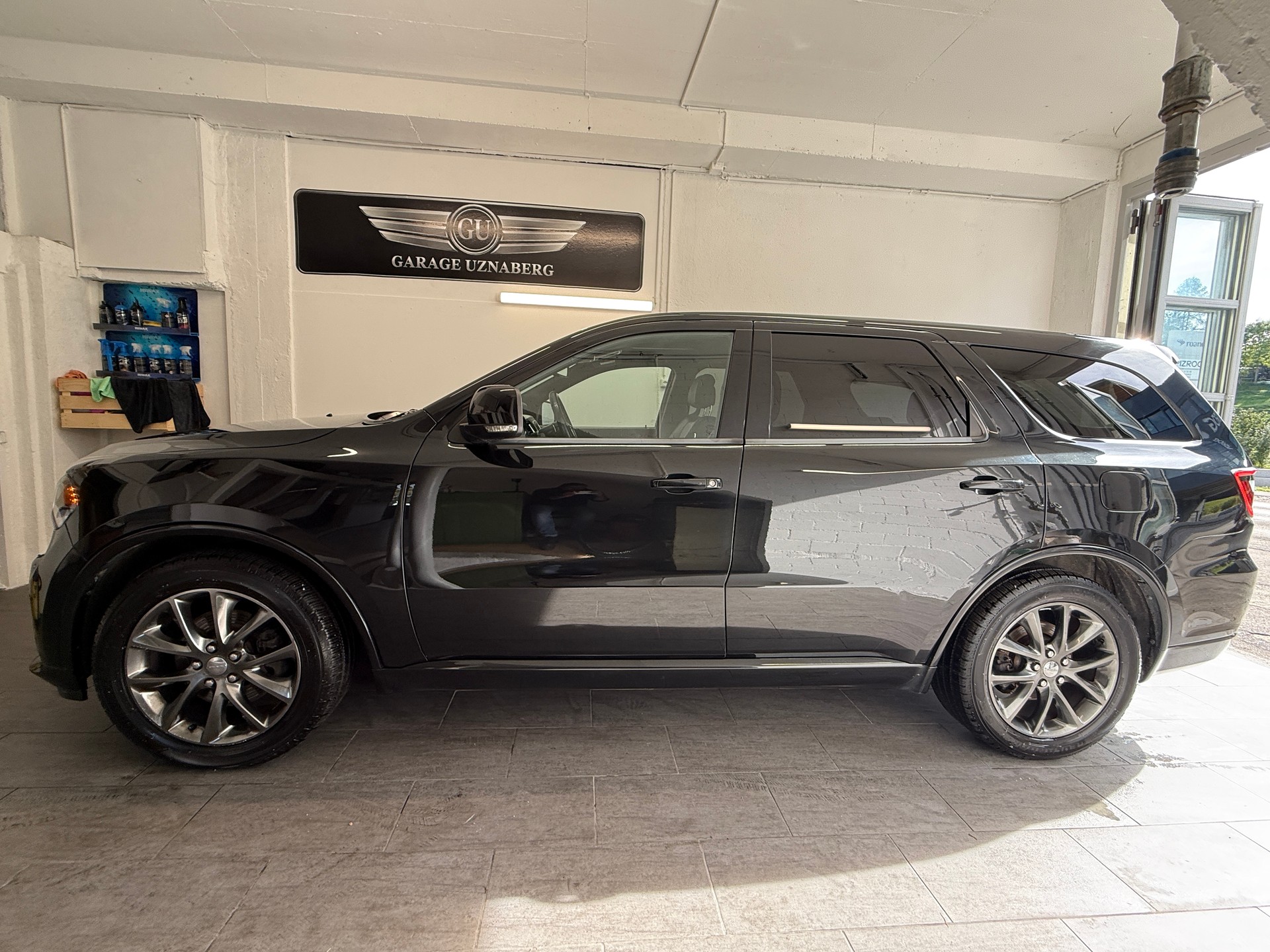 DODGE Durango 5.7 V8 HEMI R/T AWD Ab 420.- pro Monat-showroom-element-1
