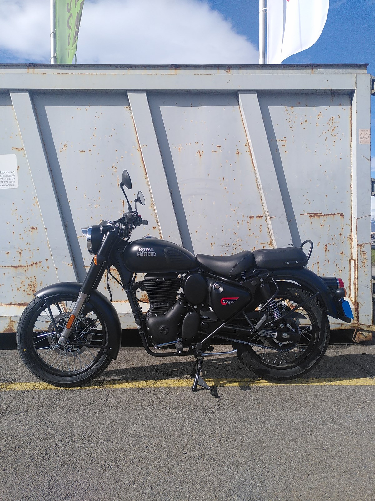 ROYAL ENFIELD CLASSIC Dark Stealth Black-image-1