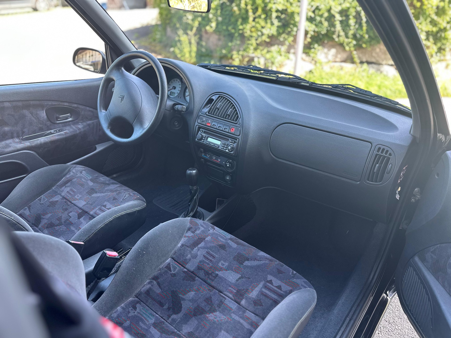 CITROEN Saxo 1.6i 16V VTS Black-image-10
