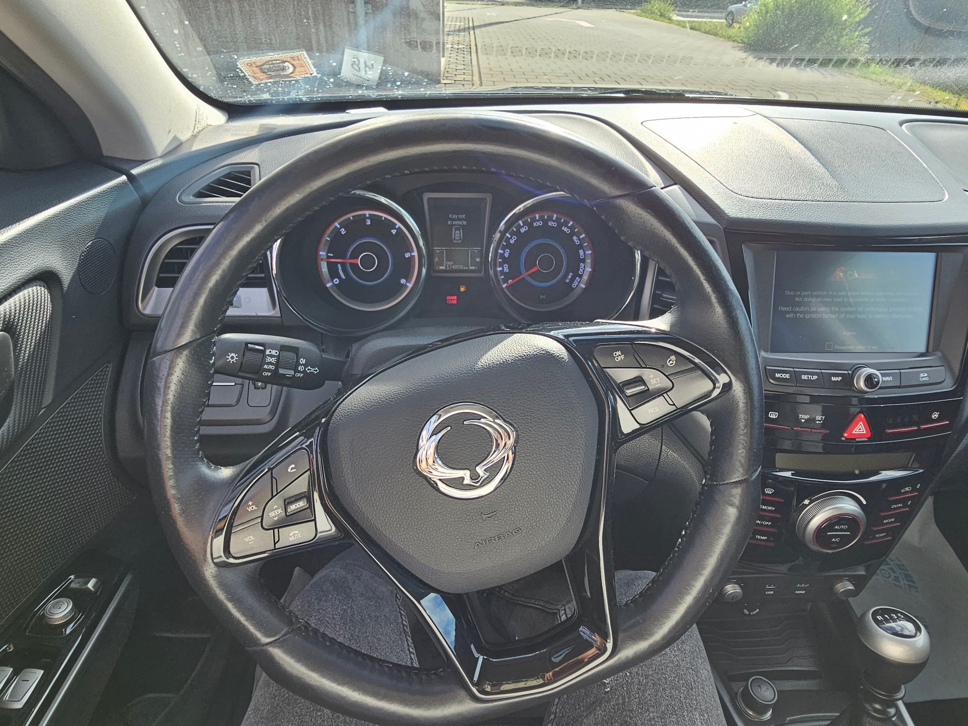 KGM-SsangYong XLV 1.6 eXDi Crystal 4WD-image-15