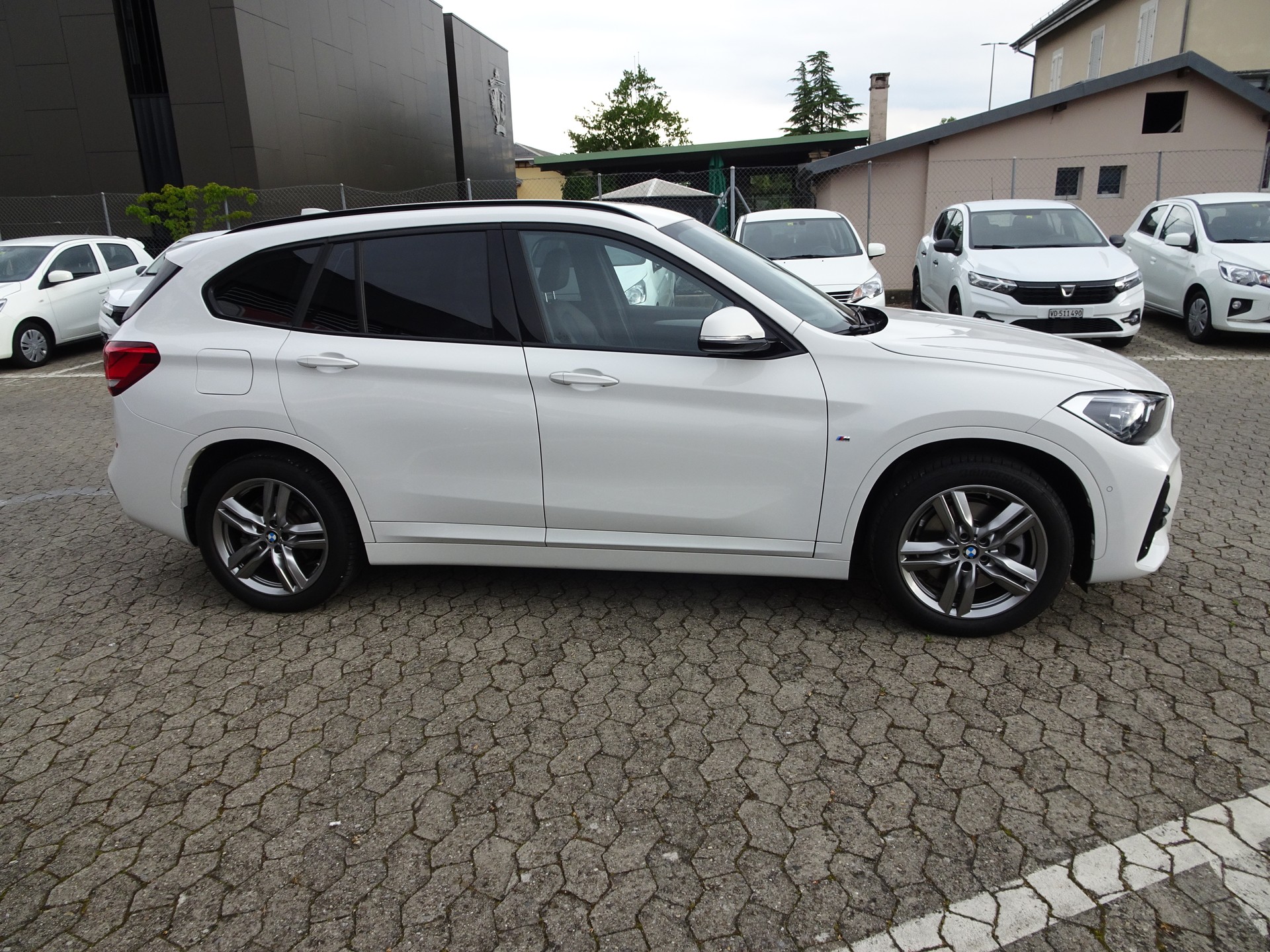BMW X1 xDrive 25d M Sport Steptronic-showroom-element-1