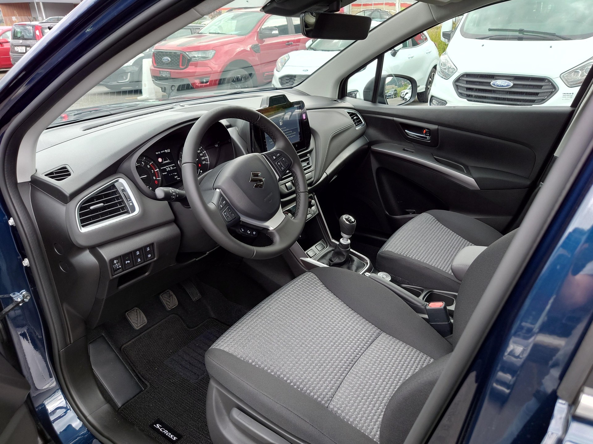 SUZUKI S-Cross 1.4 T Compact+ Hybrid 4x4-image-5
