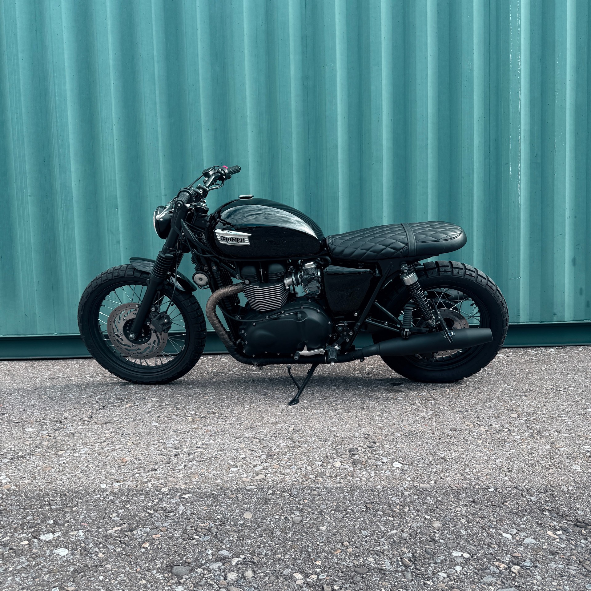 TRIUMPH Bonneville 900 i T 100-image-1