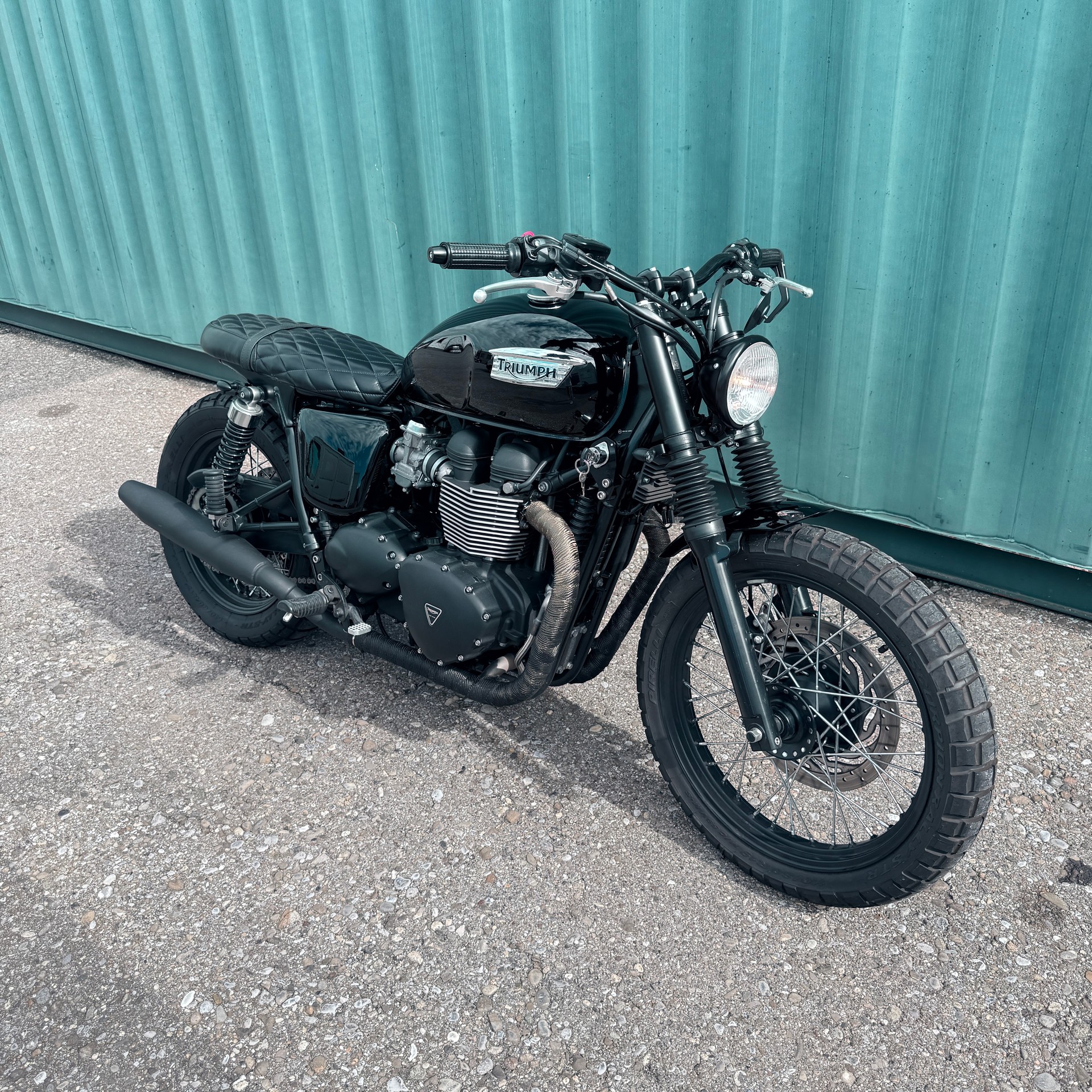 TRIUMPH Bonneville 900 i T 100-image-2