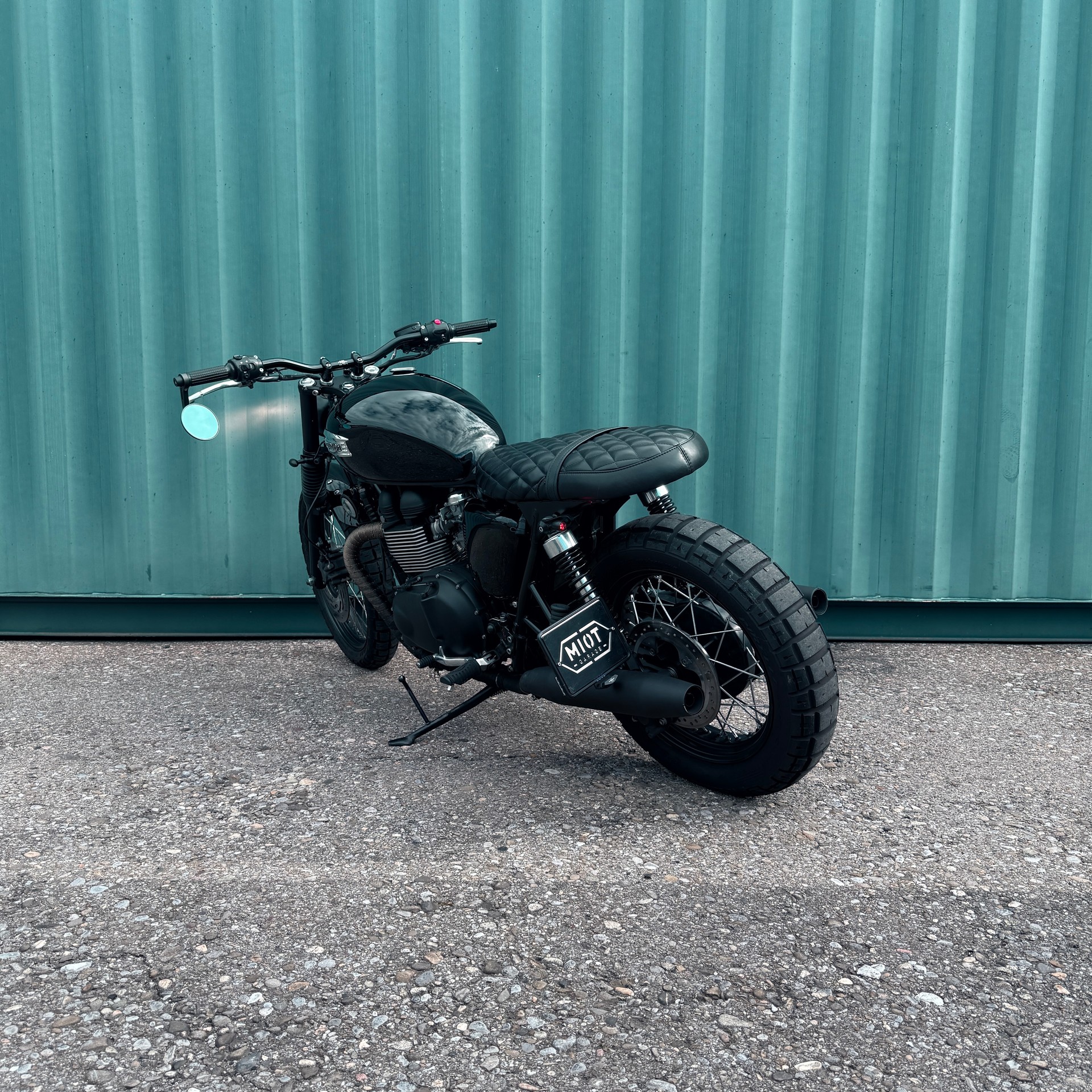 TRIUMPH Bonneville 900 i T 100-image-3