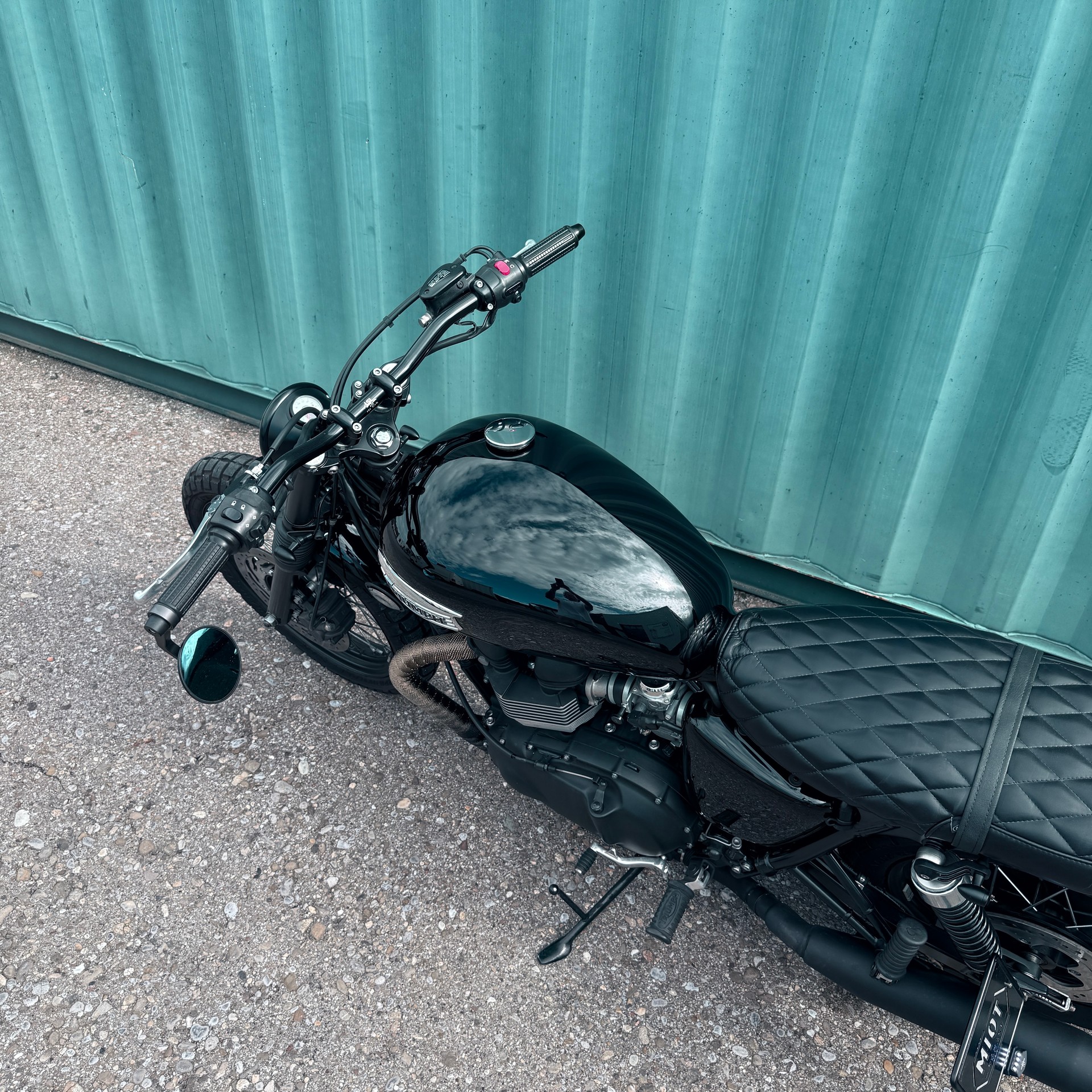 TRIUMPH Bonneville 900 i T 100-image-8