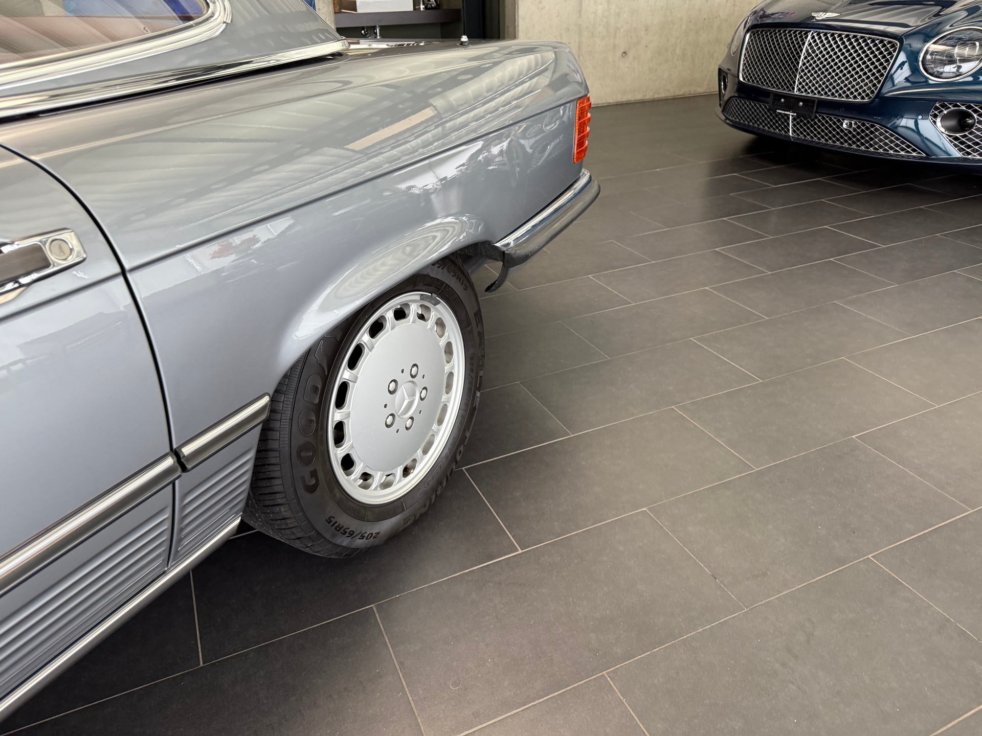 MERCEDES-BENZ SL 300-image-7