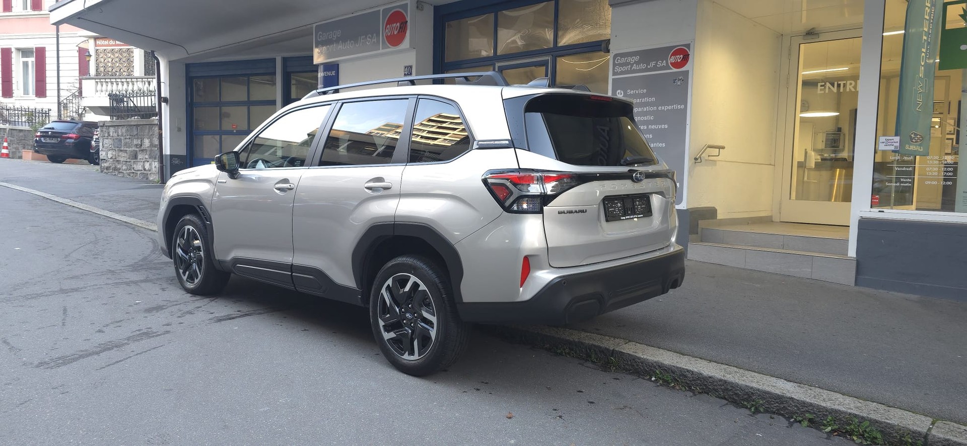 SUBARU Forester 2.0i e-Boxer Swiss Plus Lineartronic-showroom-element-3