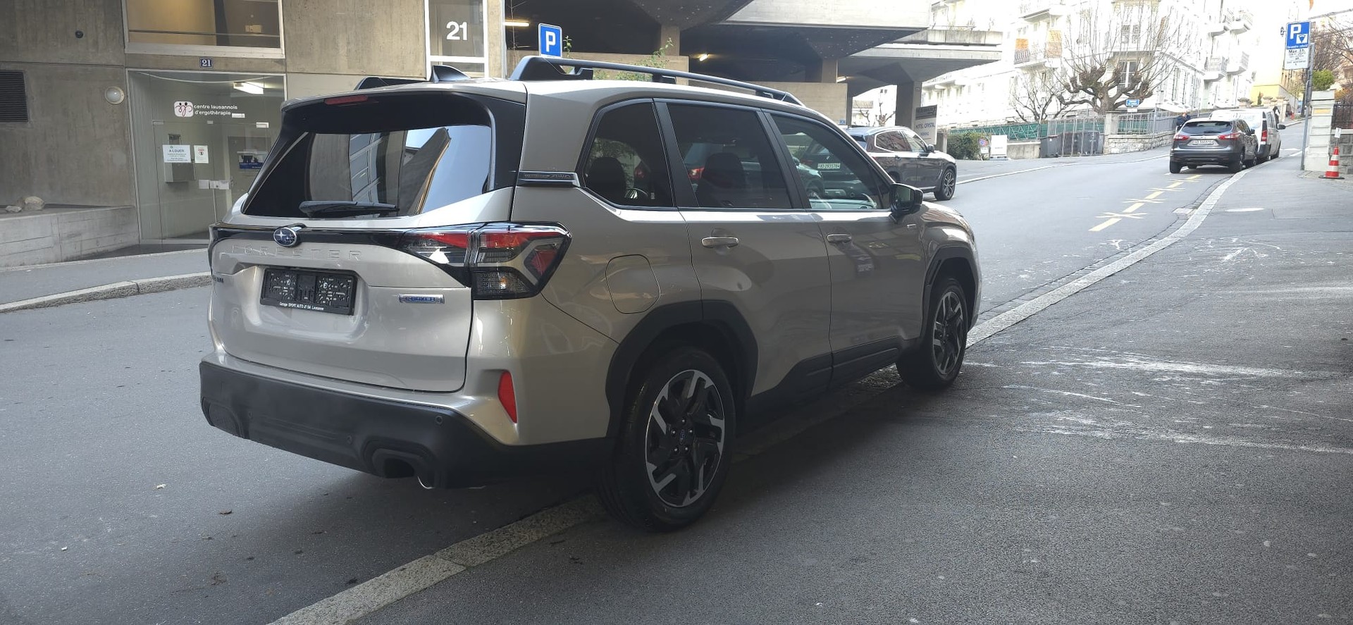SUBARU Forester 2.0i e-Boxer Swiss Plus Lineartronic-showroom-element-1