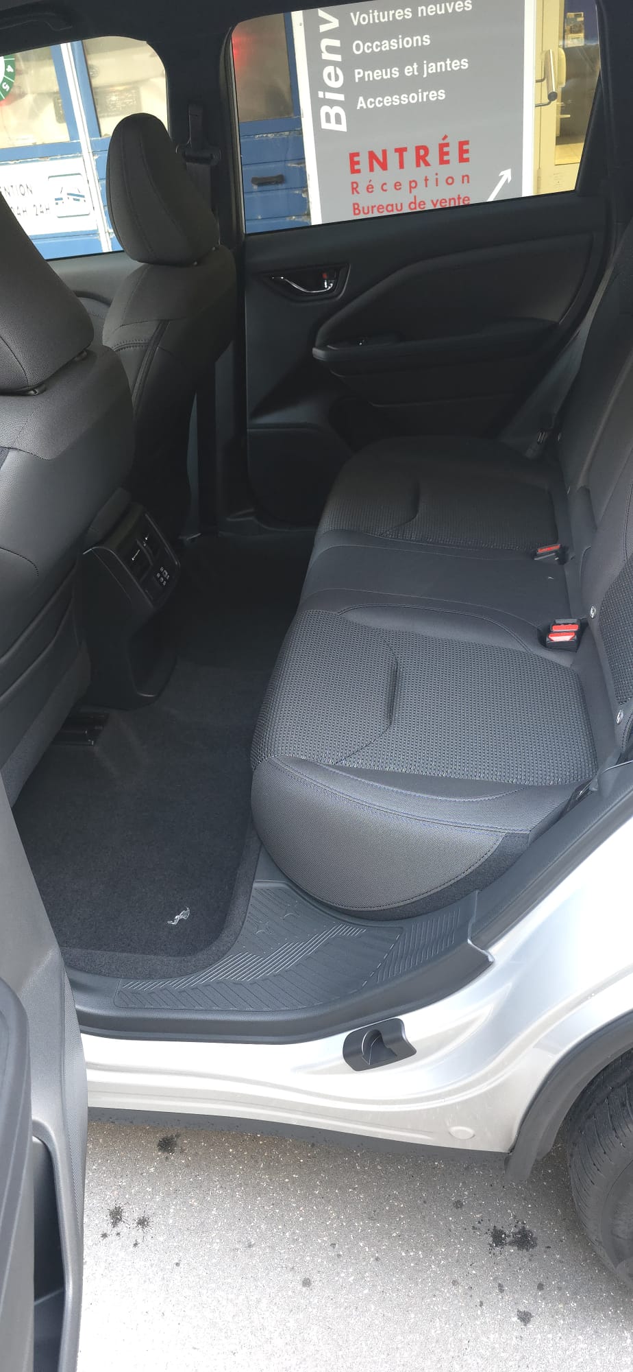 SUBARU Forester 2.0i e-Boxer Swiss Plus Lineartronic-image-11