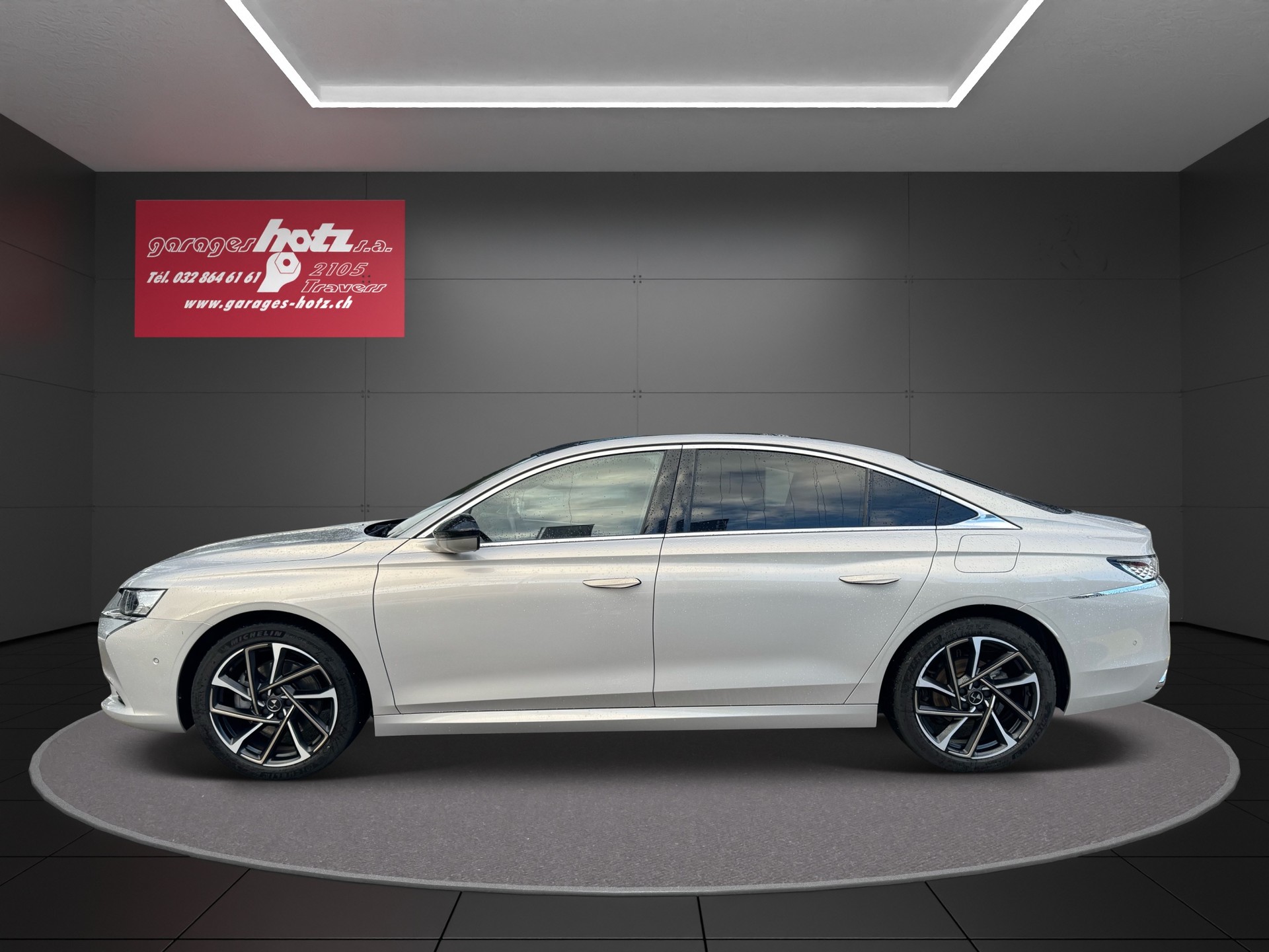 DS AUTOMOBILES DS9 225 E-TENSE Rivoli+-showroom-element-1