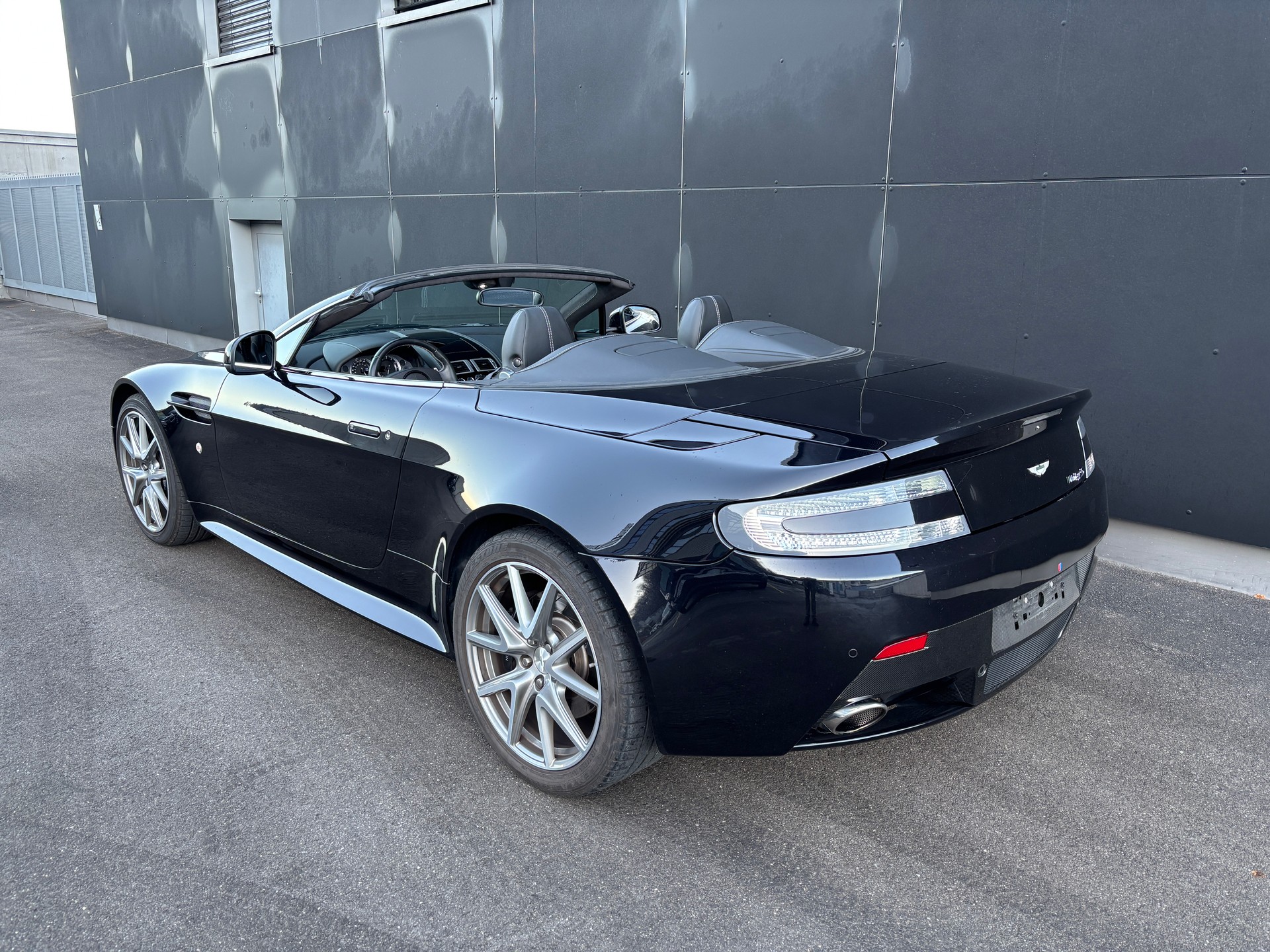 ASTON MARTIN V8 Vantage 4.7 S Sportshift-showroom-element-2