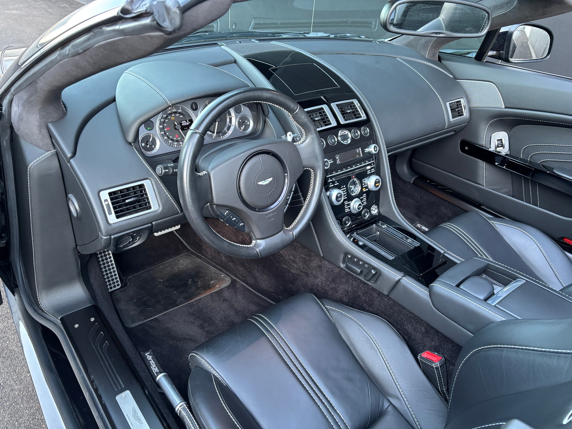 ASTON MARTIN V8 Vantage 4.7 S Sportshift-image-13