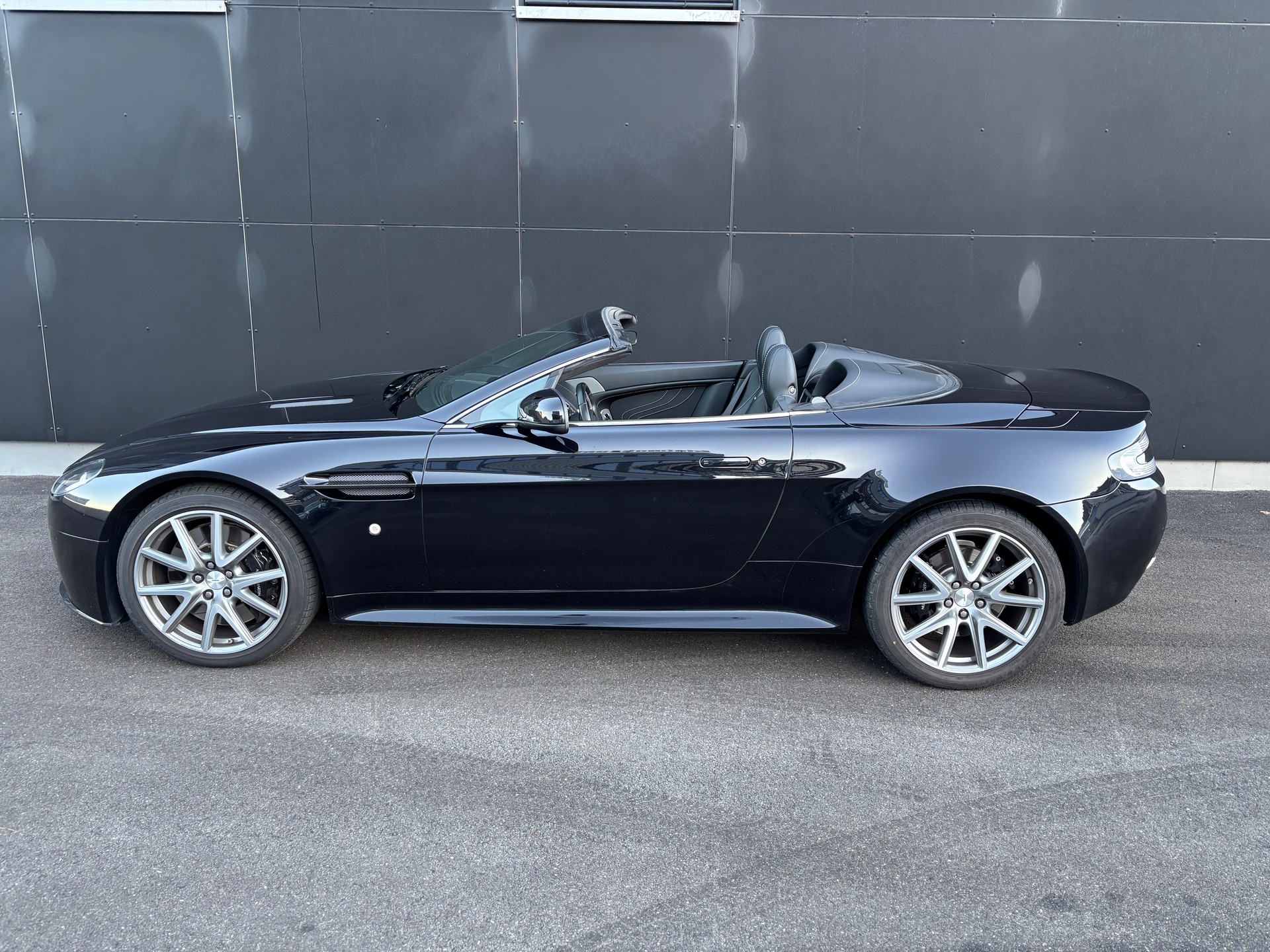 ASTON MARTIN V8 Vantage 4.7 S Sportshift-showroom-element-1
