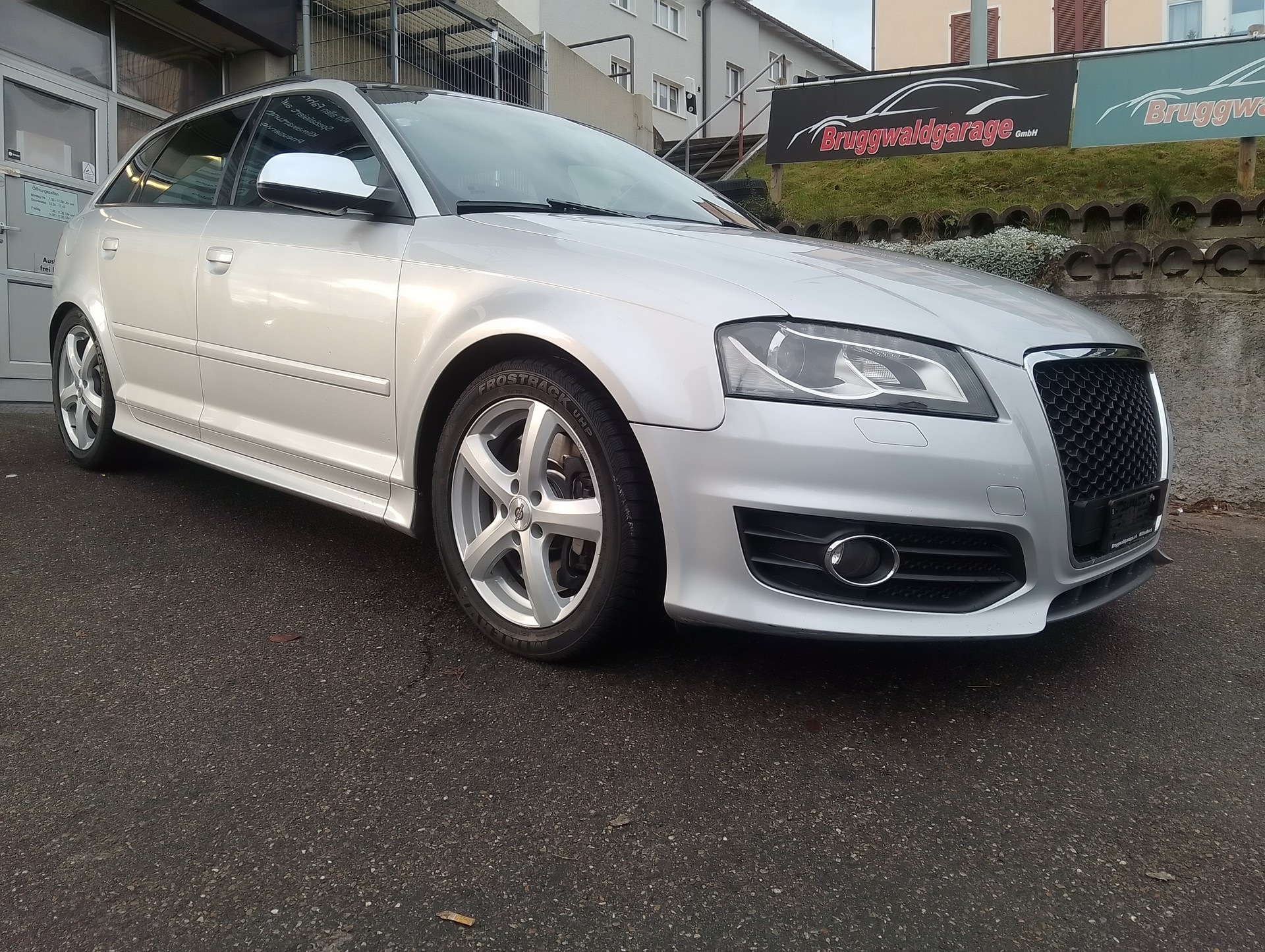 AUDI S3 Sportback 2.0 TFSI quattro S-tronic-image-4