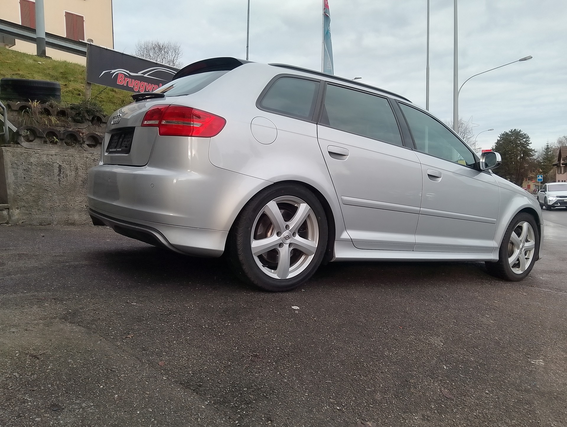 AUDI S3 Sportback 2.0 TFSI quattro S-tronic-image-8