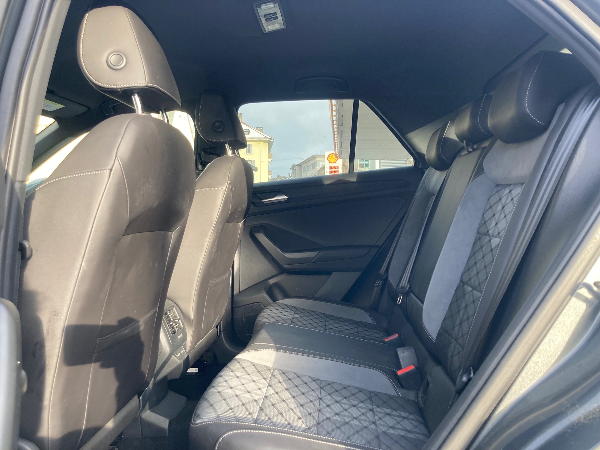 VW T-Roc 2.0 TSI R-Line 4M-image-6