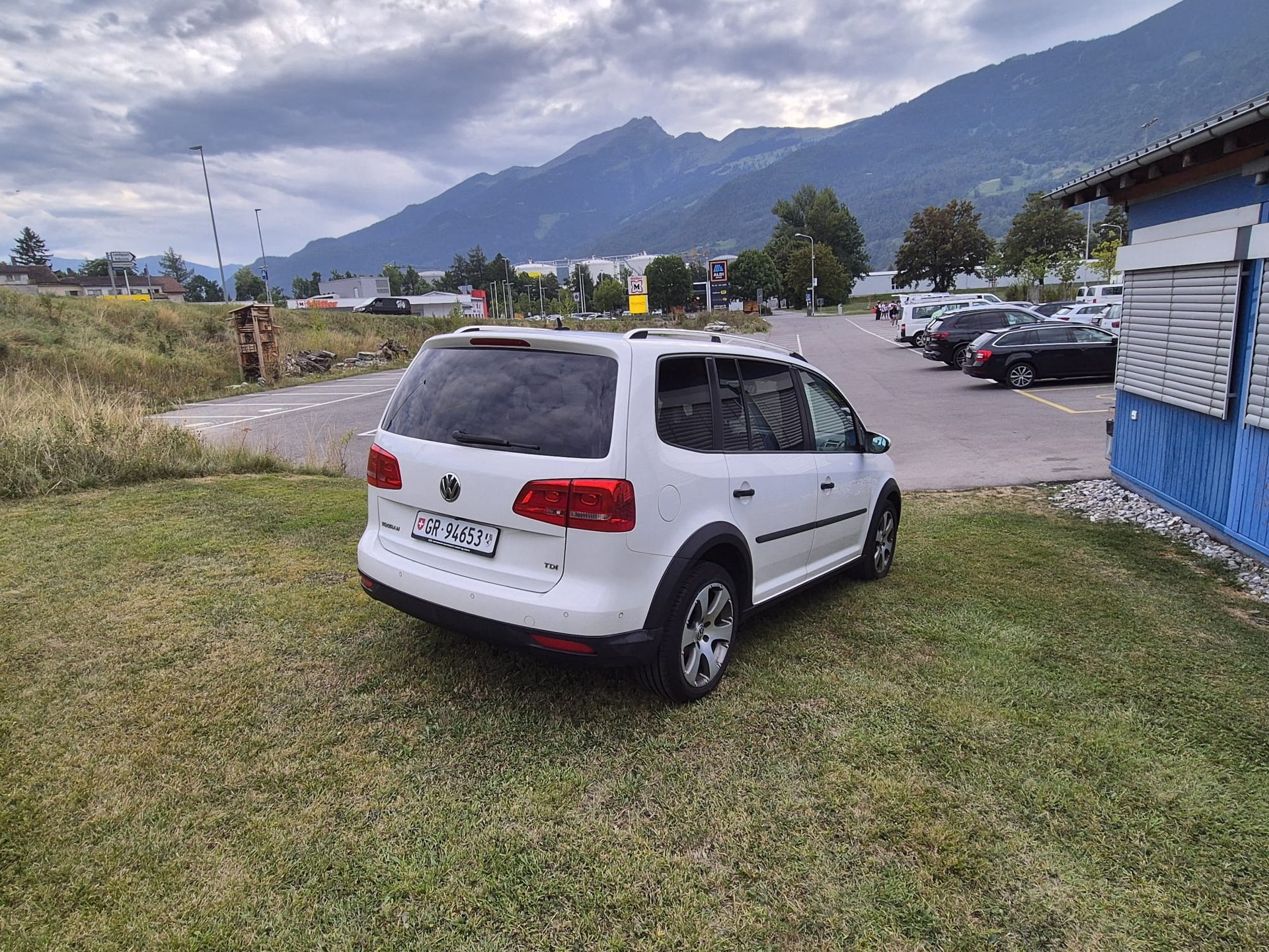 VW CrossTouran 1.6 TDI-image-4