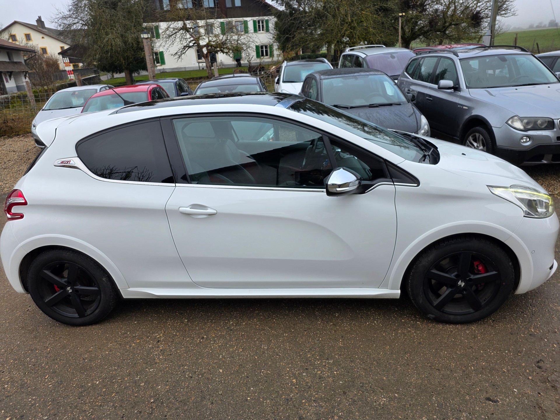 PEUGEOT 208 1.6 Turbo GTi-image-3