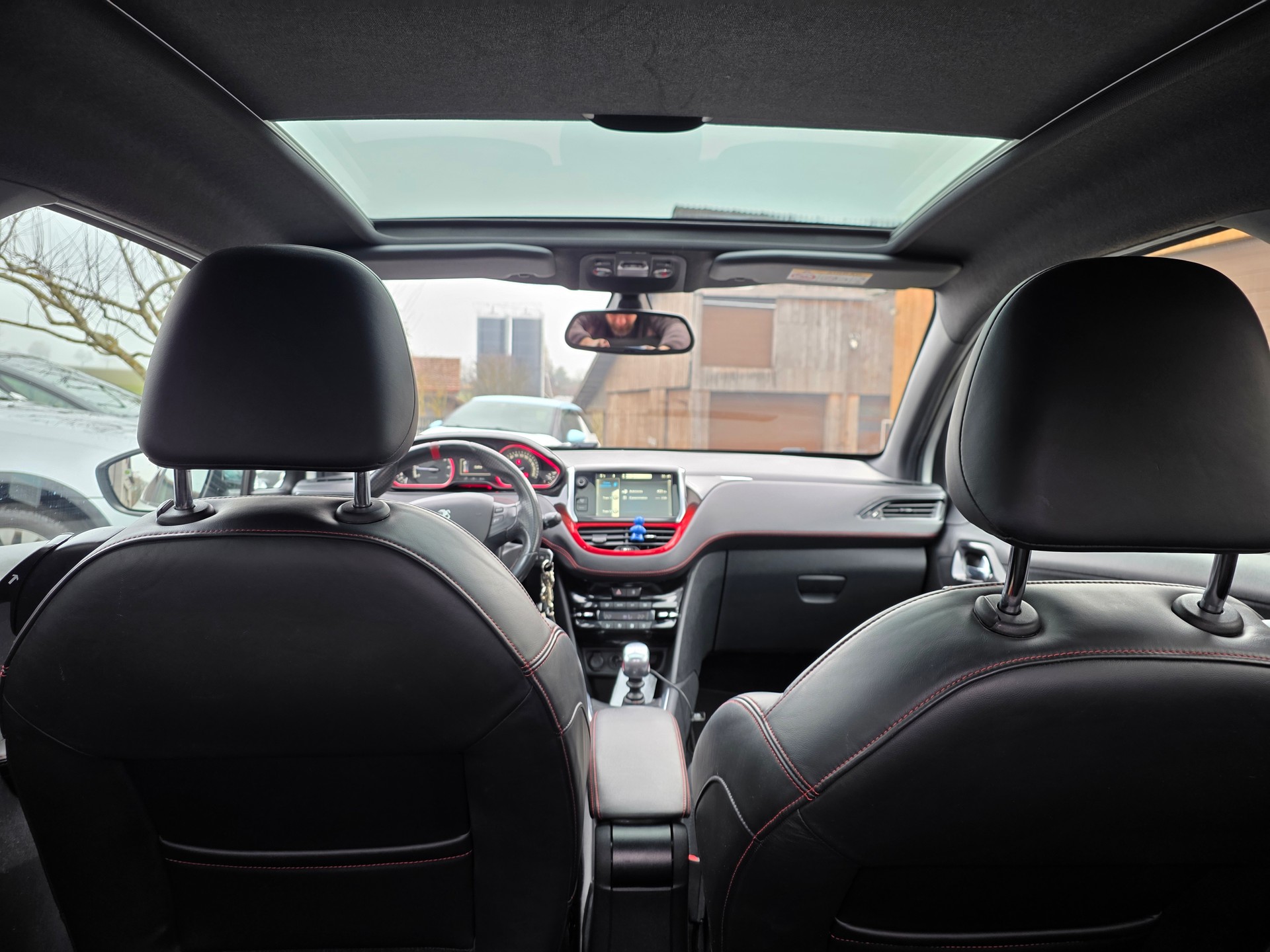 PEUGEOT 208 1.6 Turbo GTi-image-9