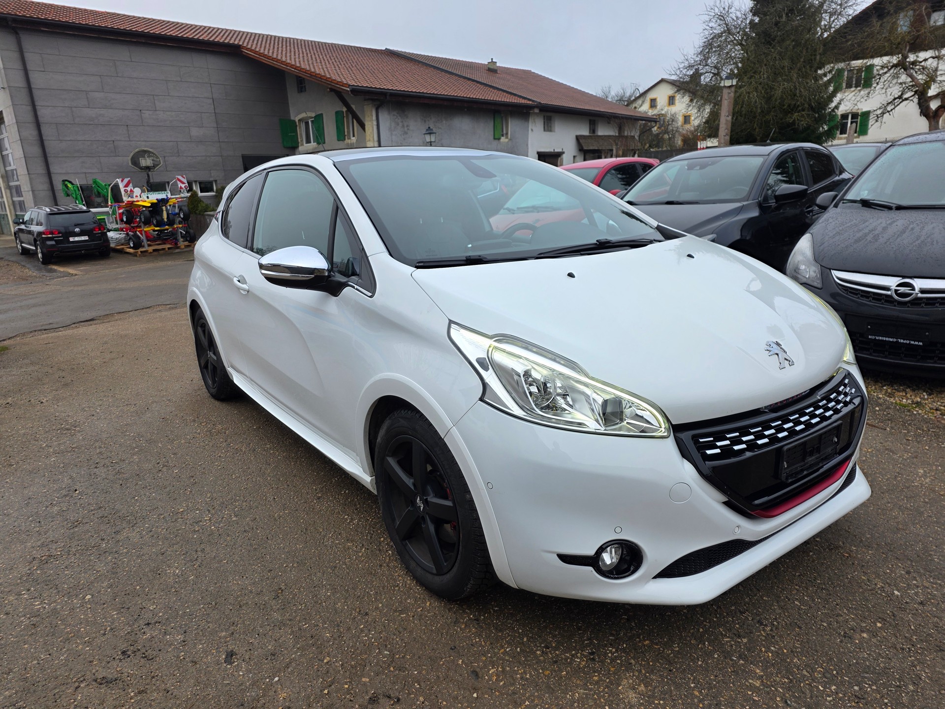 PEUGEOT 208 1.6 Turbo GTi-image-2