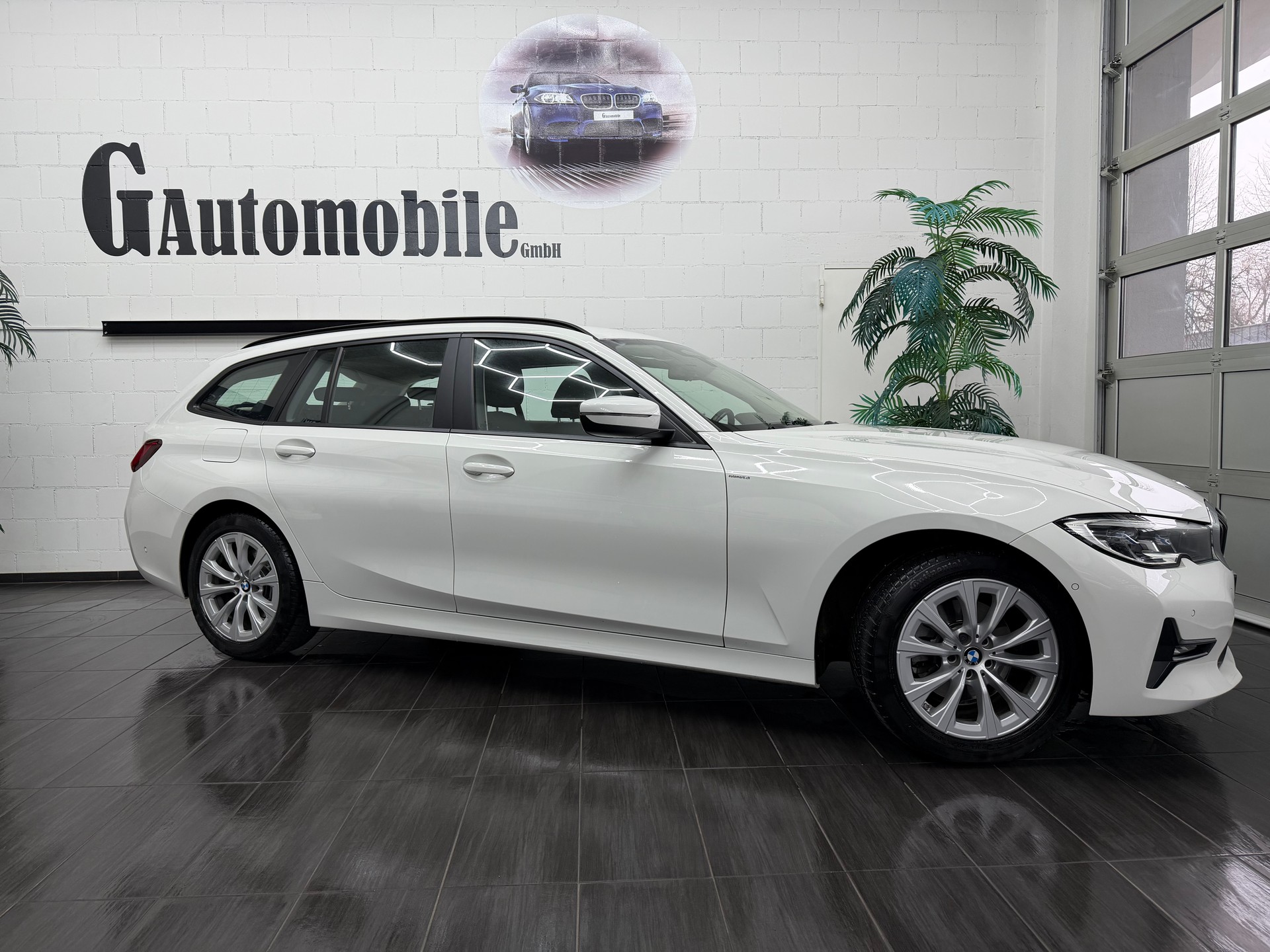 BMW 320d xDrive 48V Touring Steptronic⭐️-showroom-element-2