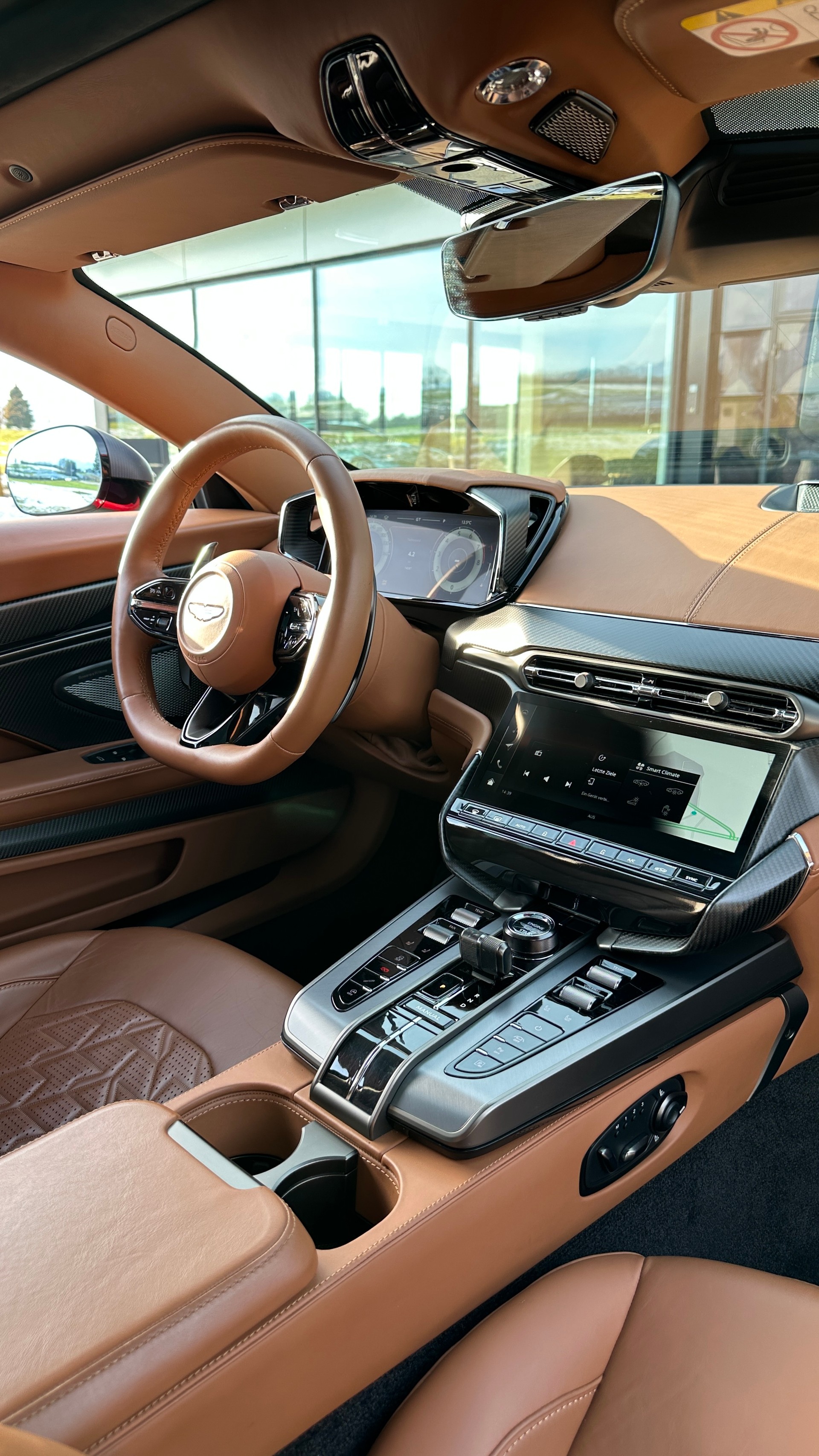 ASTON MARTIN V12 Vanquish-image-9